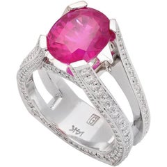 "Extase Rose" White Gold Ring with Pink Sapphire and Diamonds