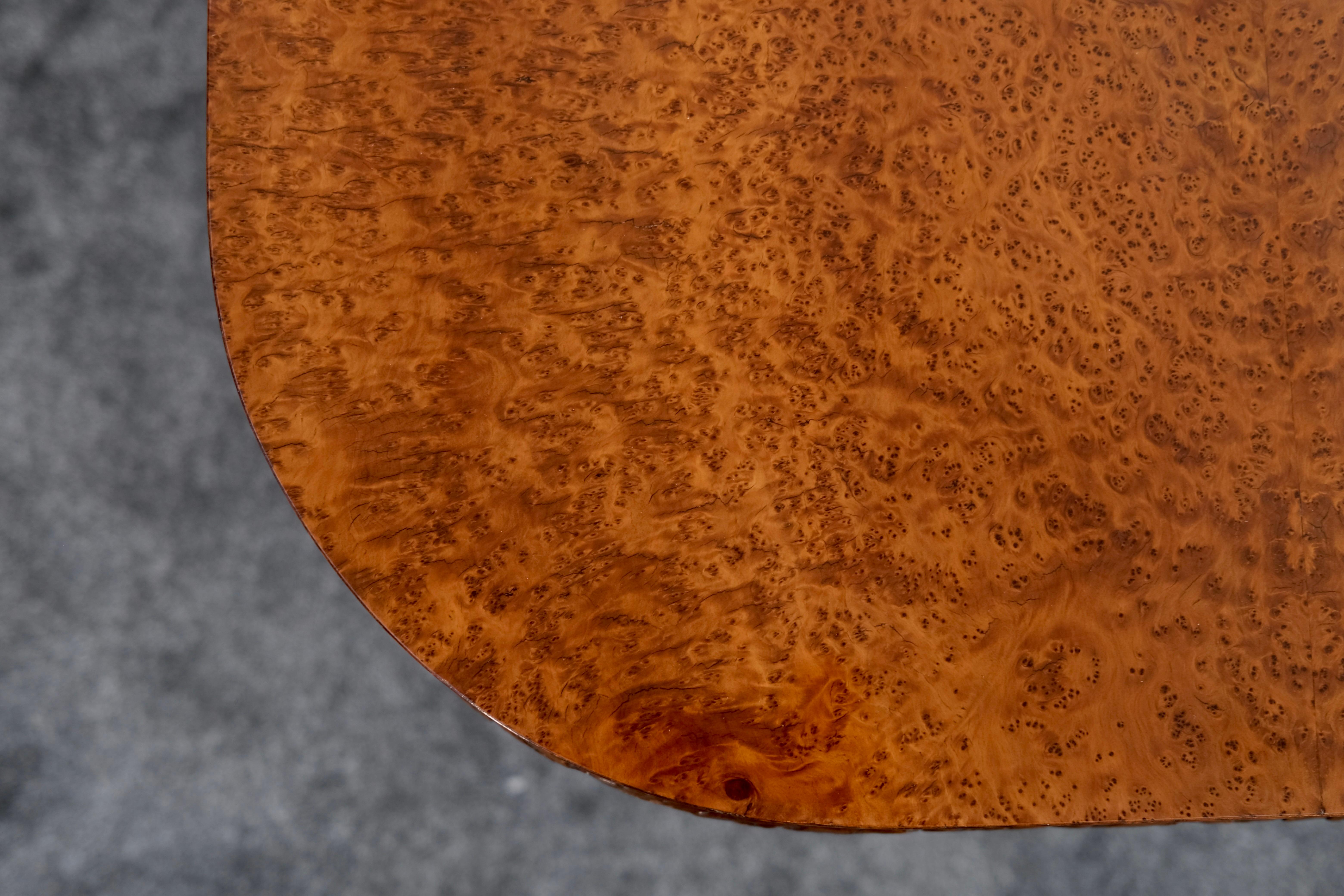 Extedable French Art Deco Dining Table in Thuja with Floral Carving, circa 1930 For Sale 5