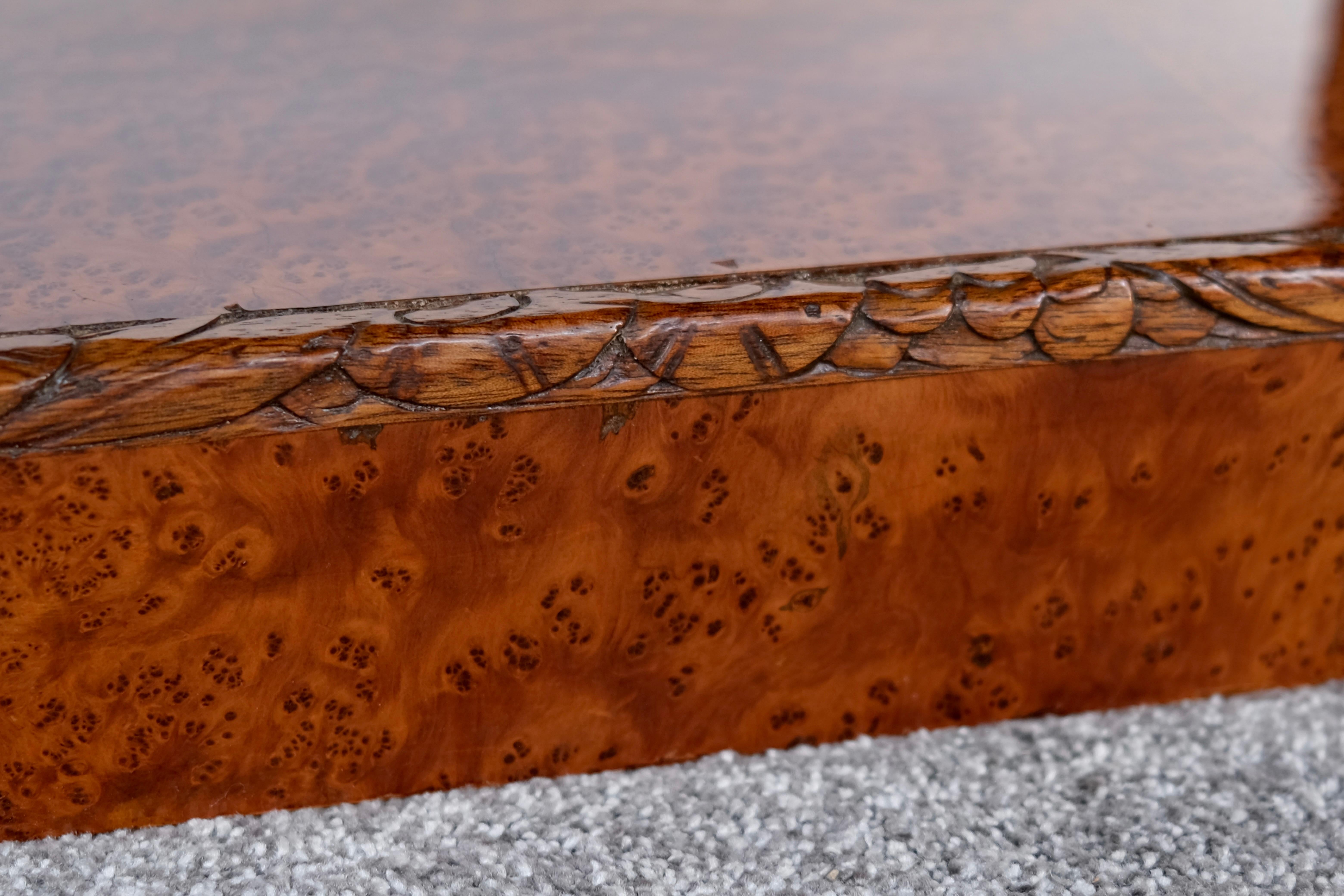 Extedable French Art Deco Dining Table in Thuja with Floral Carving, circa 1930 For Sale 3