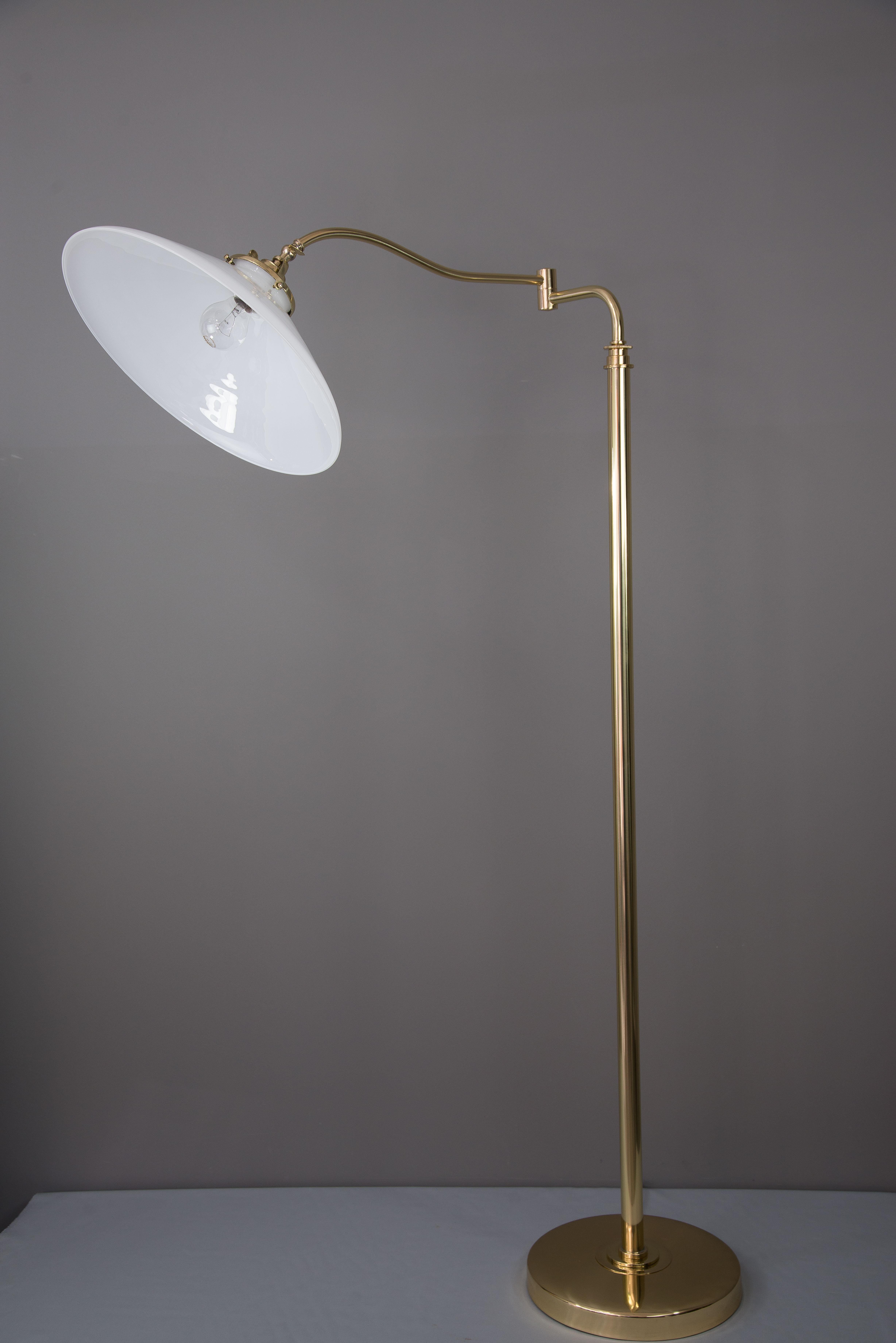 Extendable and Swiveling Art Deco Floorlamp, circa 1920s 6