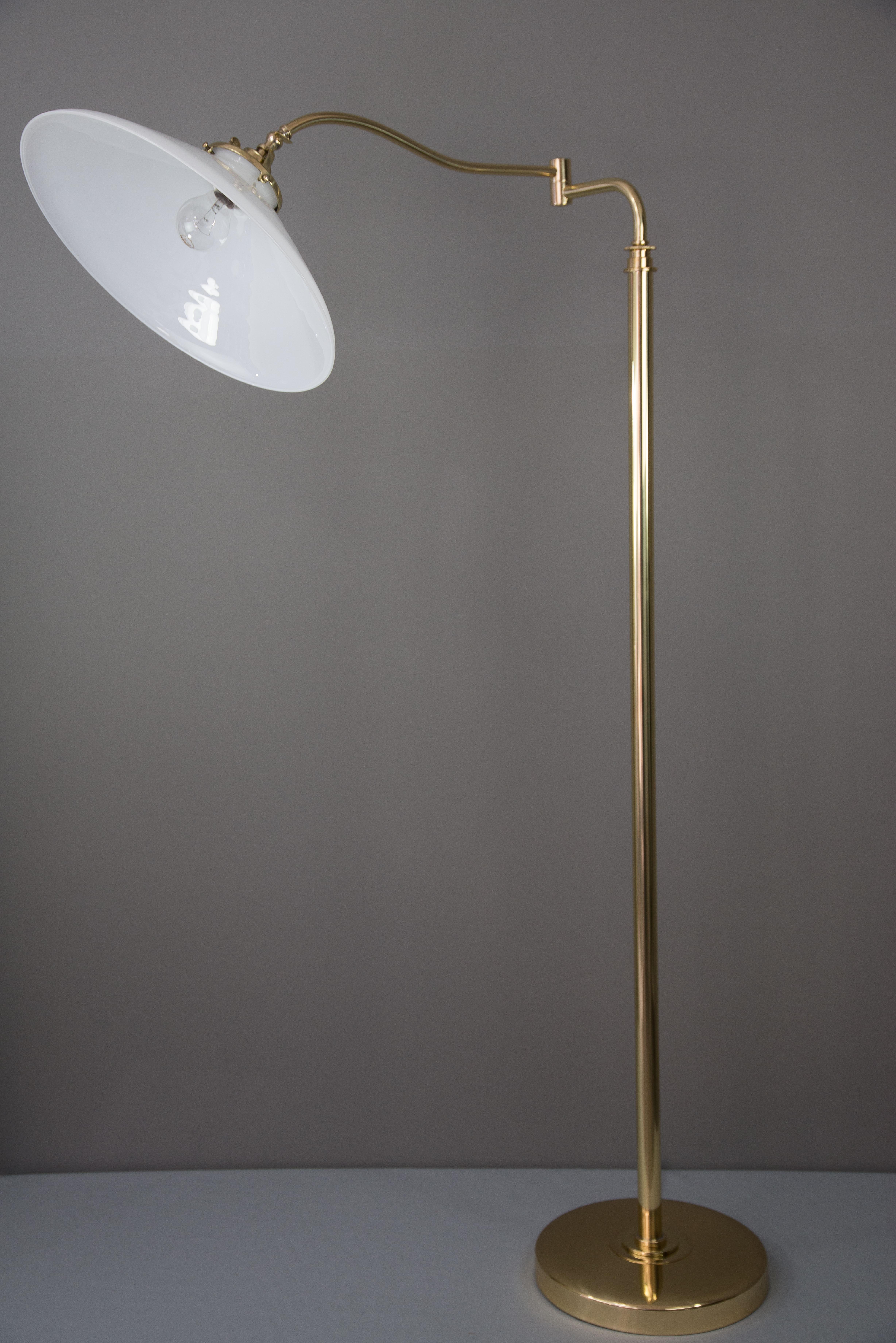 Austrian Extendable and Swiveling Art Deco Floorlamp, circa 1920s