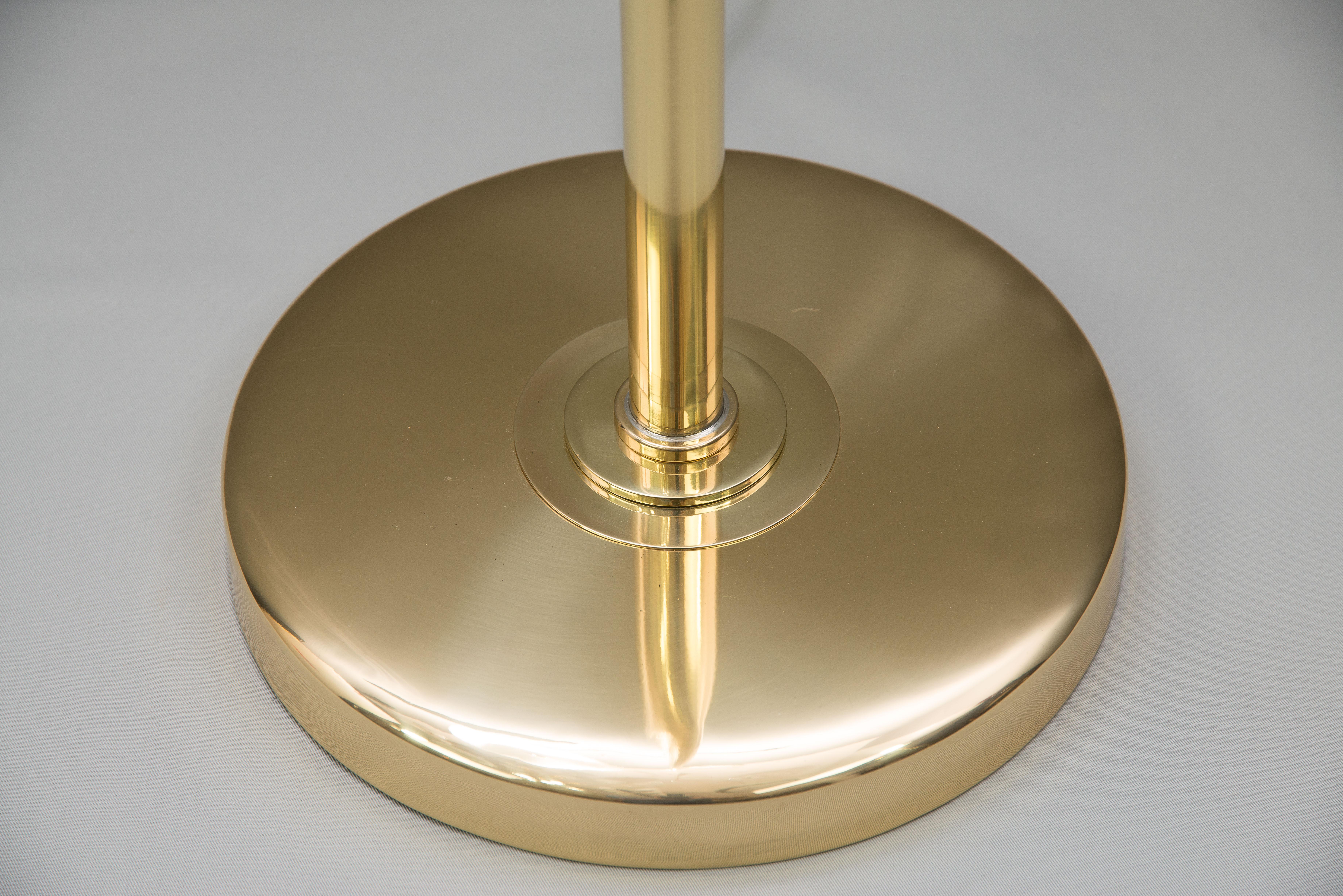 Brass Extendable and Swiveling Art Deco Floorlamp, circa 1920s