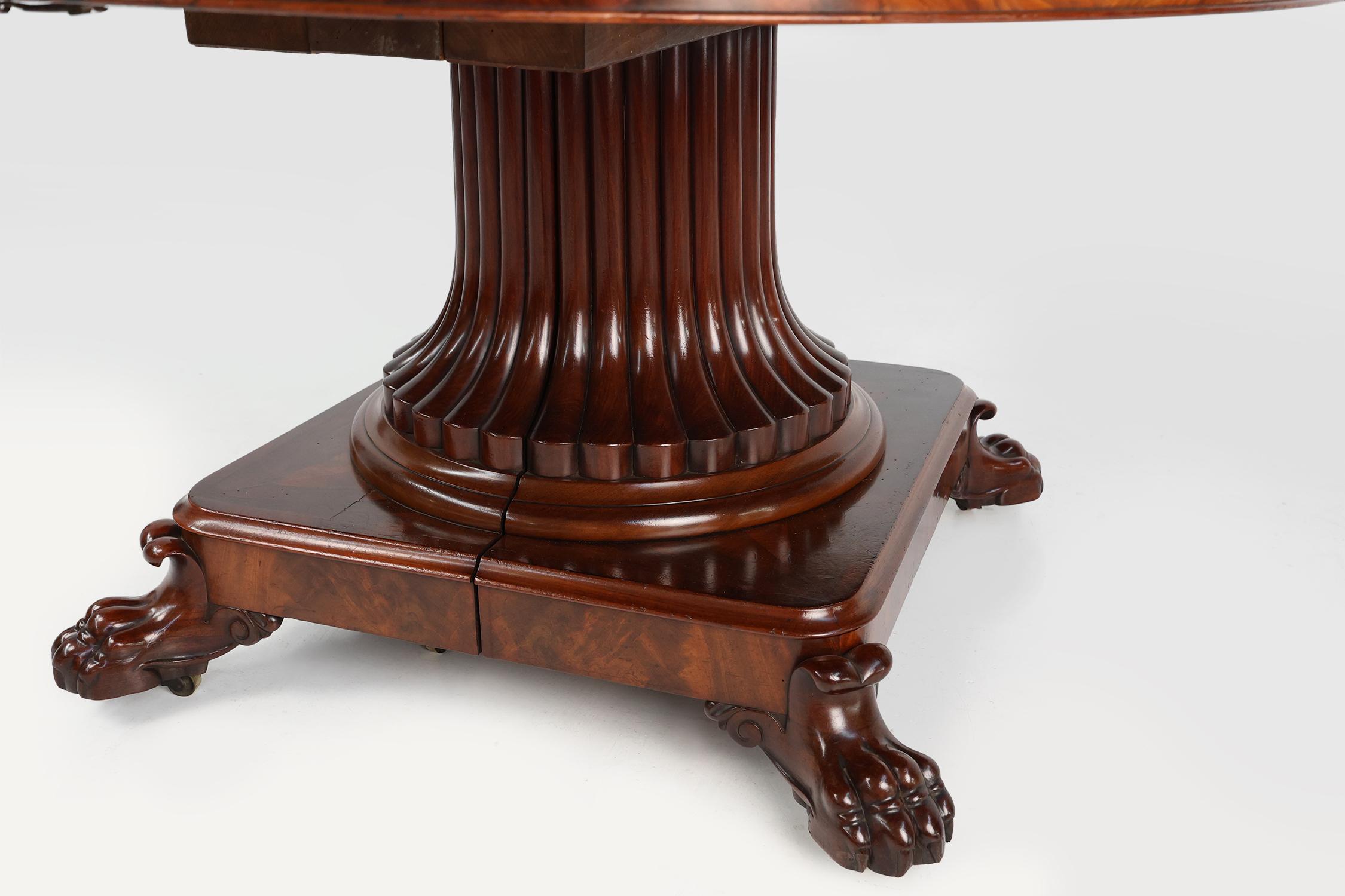 Table de salle à manger anglaise ancienne et extensible de style victorien, vers 1830 en vente 3