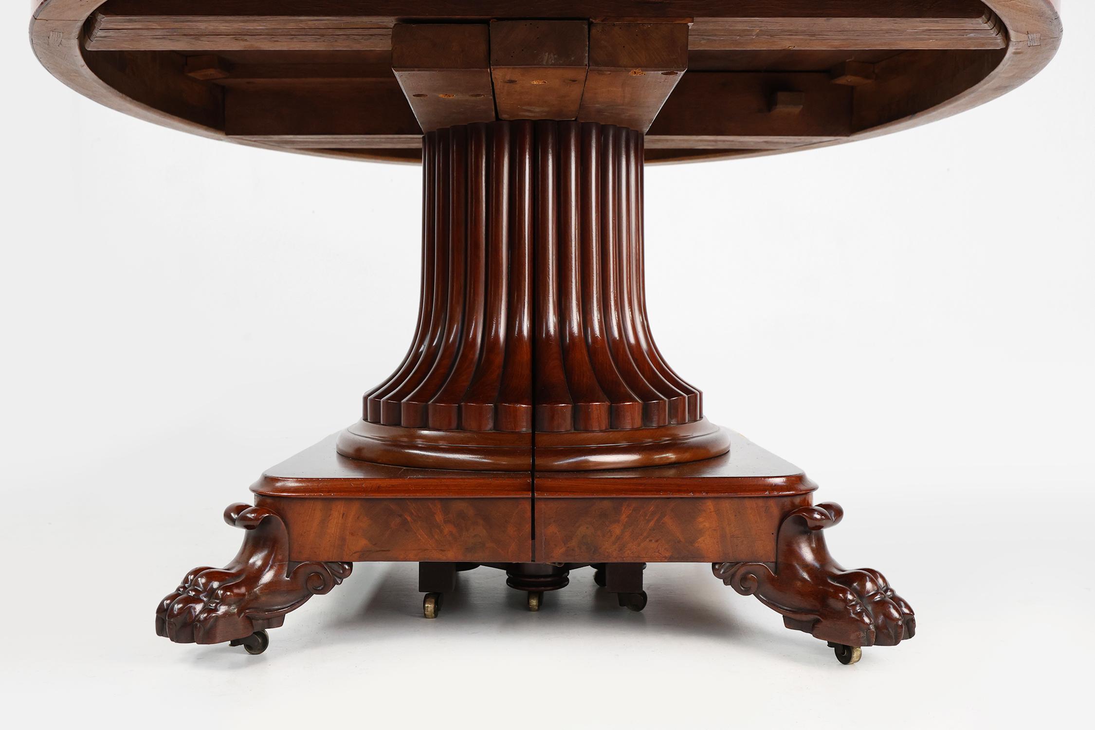 Victorien Table de salle à manger anglaise ancienne et extensible de style victorien, vers 1830 en vente