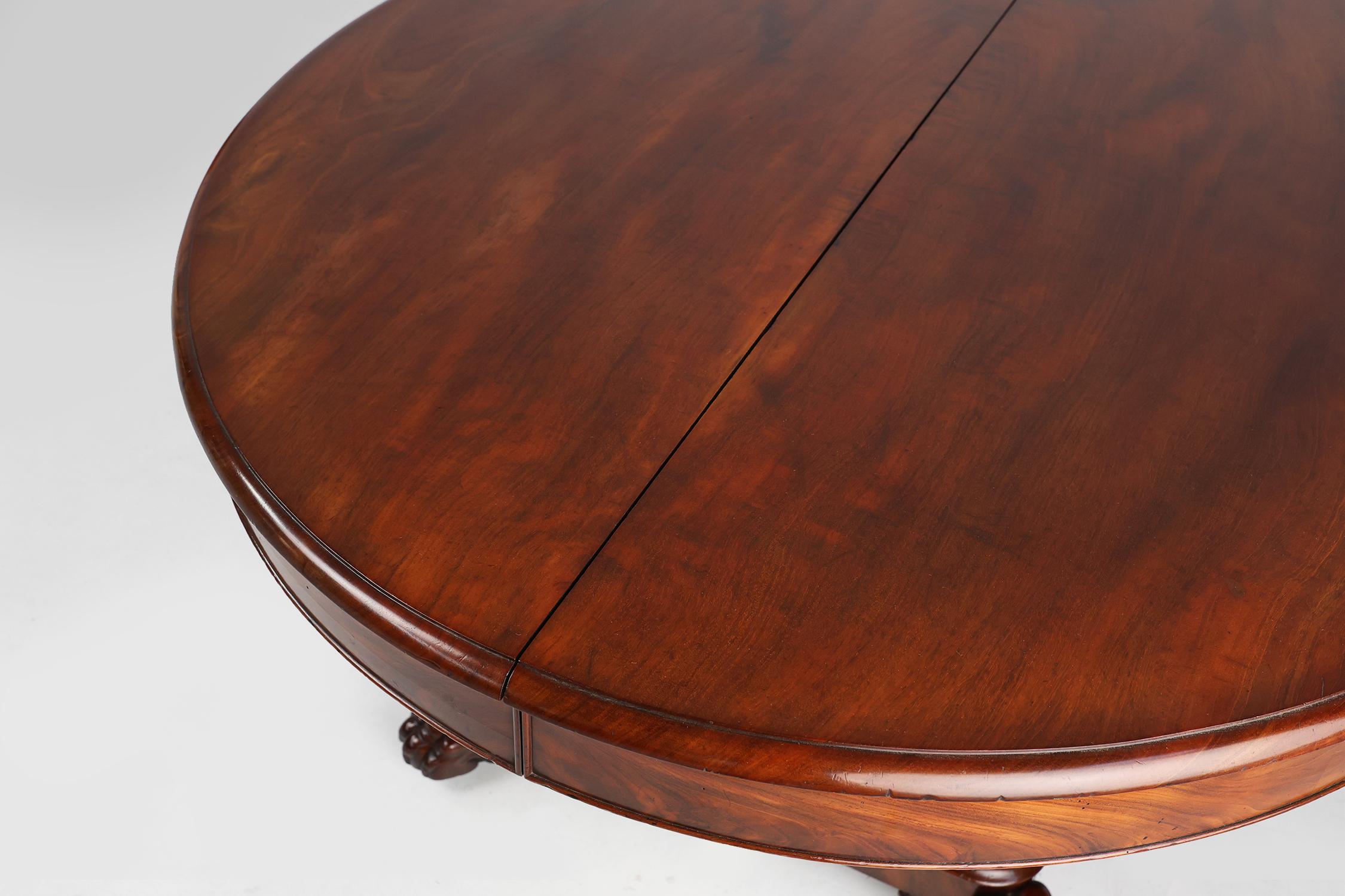 XIXe siècle Table de salle à manger anglaise ancienne et extensible de style victorien, vers 1830 en vente