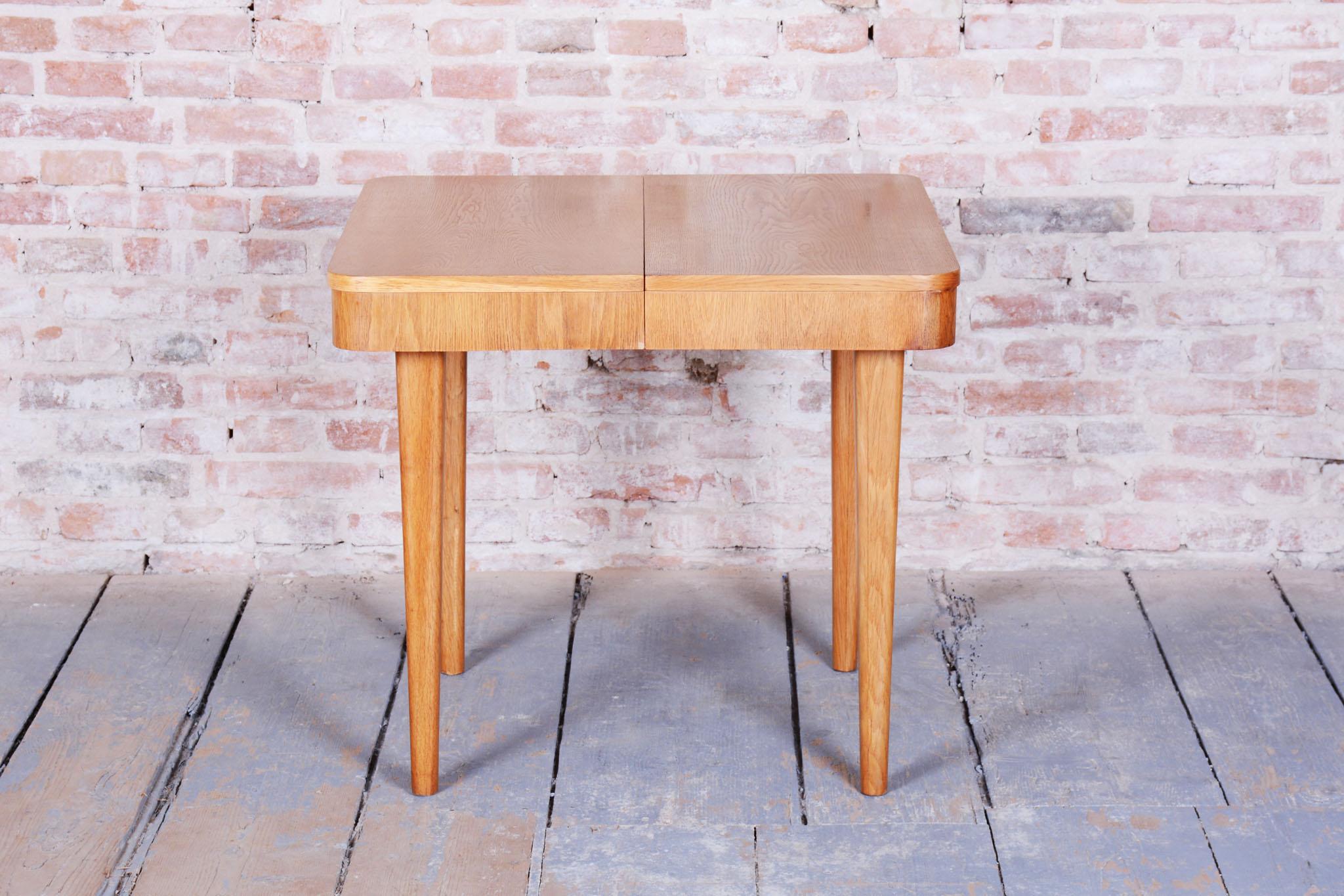 Table de salle à manger extensible Art déco, par Jindřich Halabala, UP Závody, République tchèque, années 1940 en vente 7