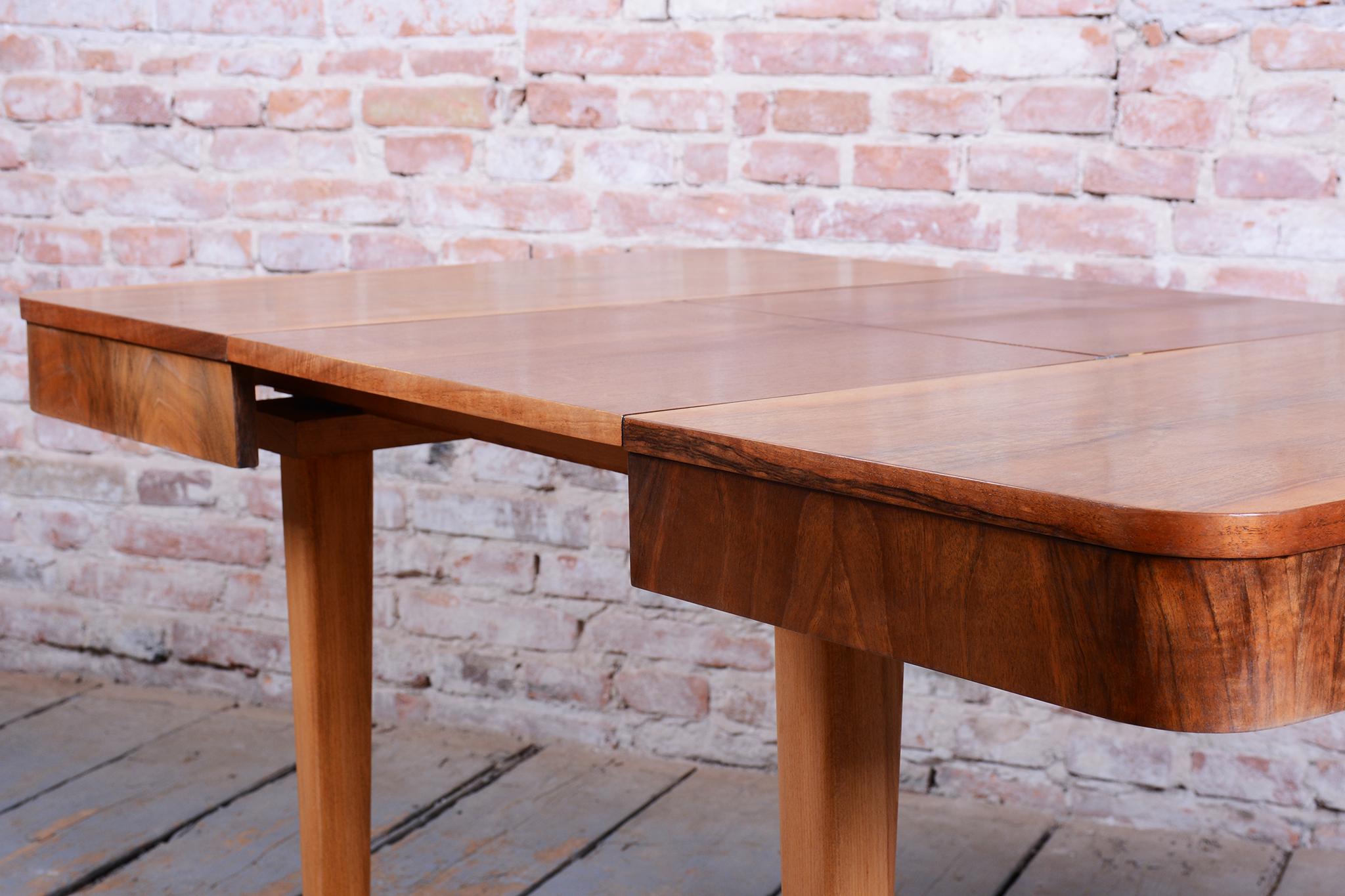 Table de salle à manger extensible Art déco, par Jindřich Halabala, UP Závody, République tchèque, années 1940 en vente 7