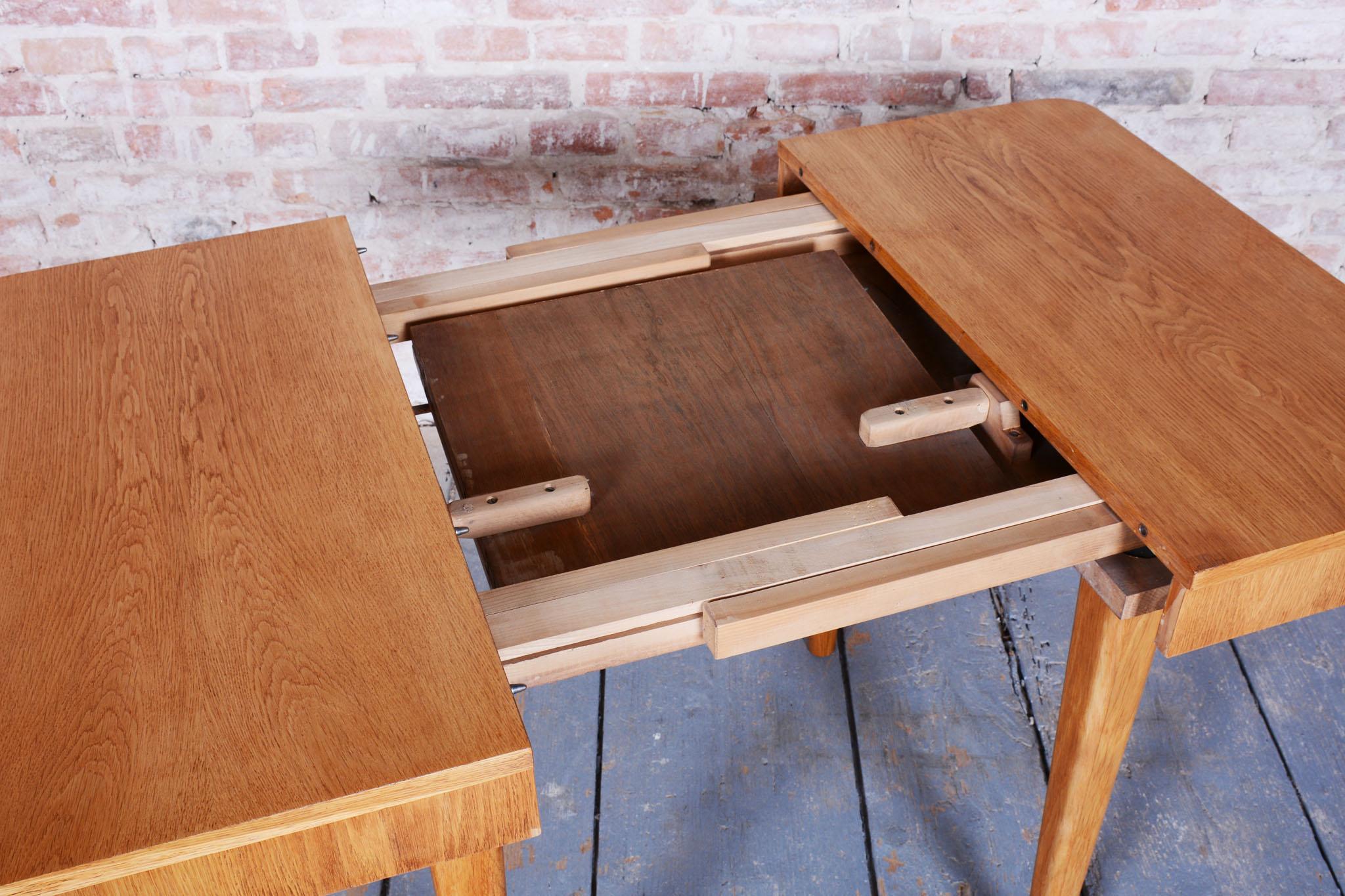 Table de salle à manger extensible Art déco, par Jindřich Halabala, UP Závody, République tchèque, années 1940 en vente 11