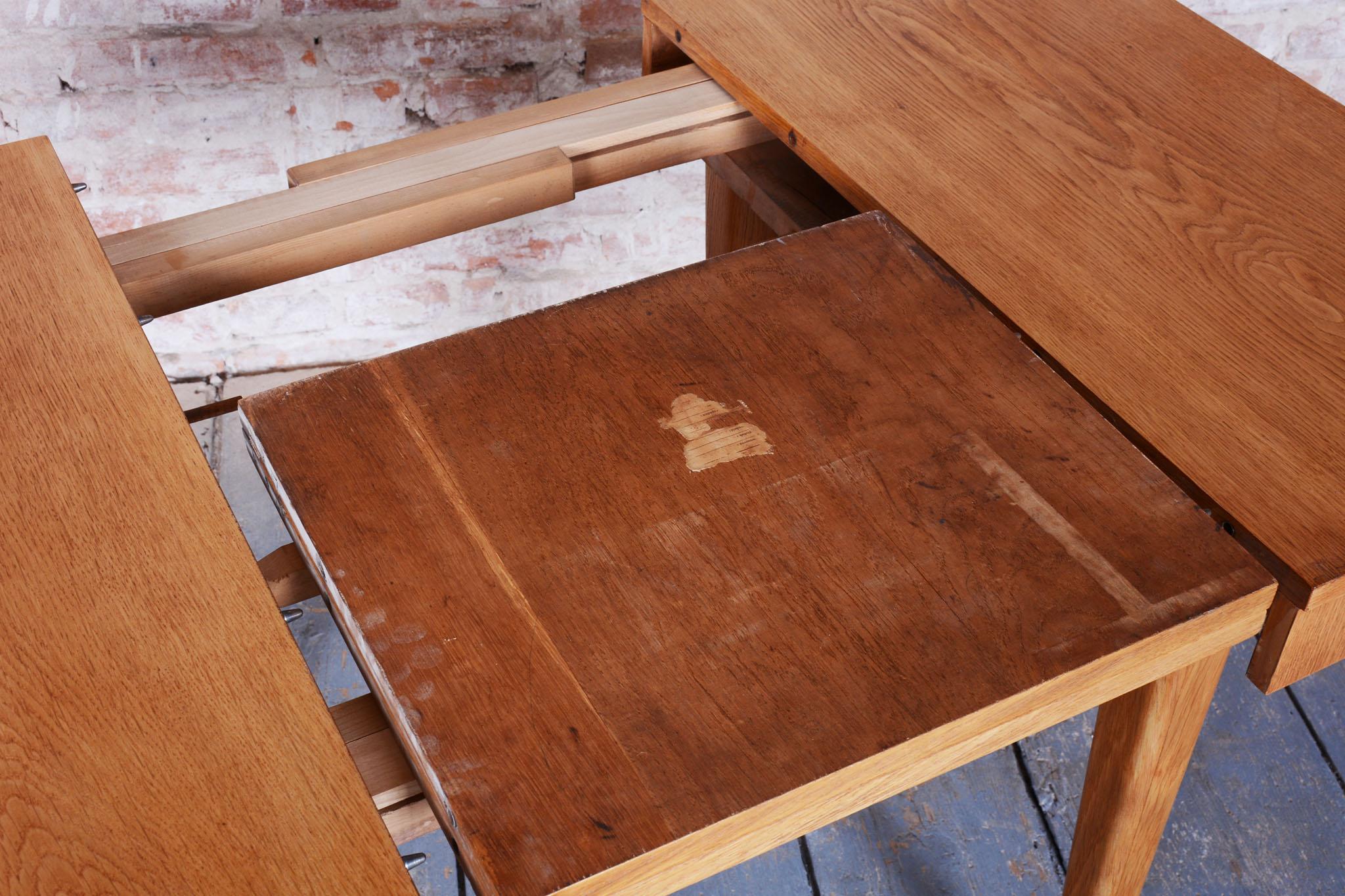 Table de salle à manger extensible Art déco, par Jindřich Halabala, UP Závody, République tchèque, années 1940 en vente 12