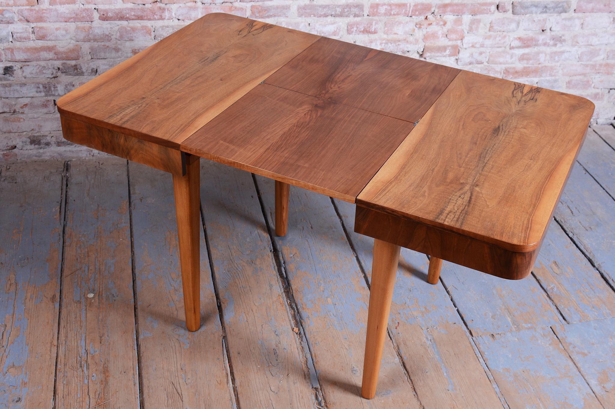 Tchèque Table de salle à manger extensible Art déco, par Jindřich Halabala, UP Závody, République tchèque, années 1940 en vente
