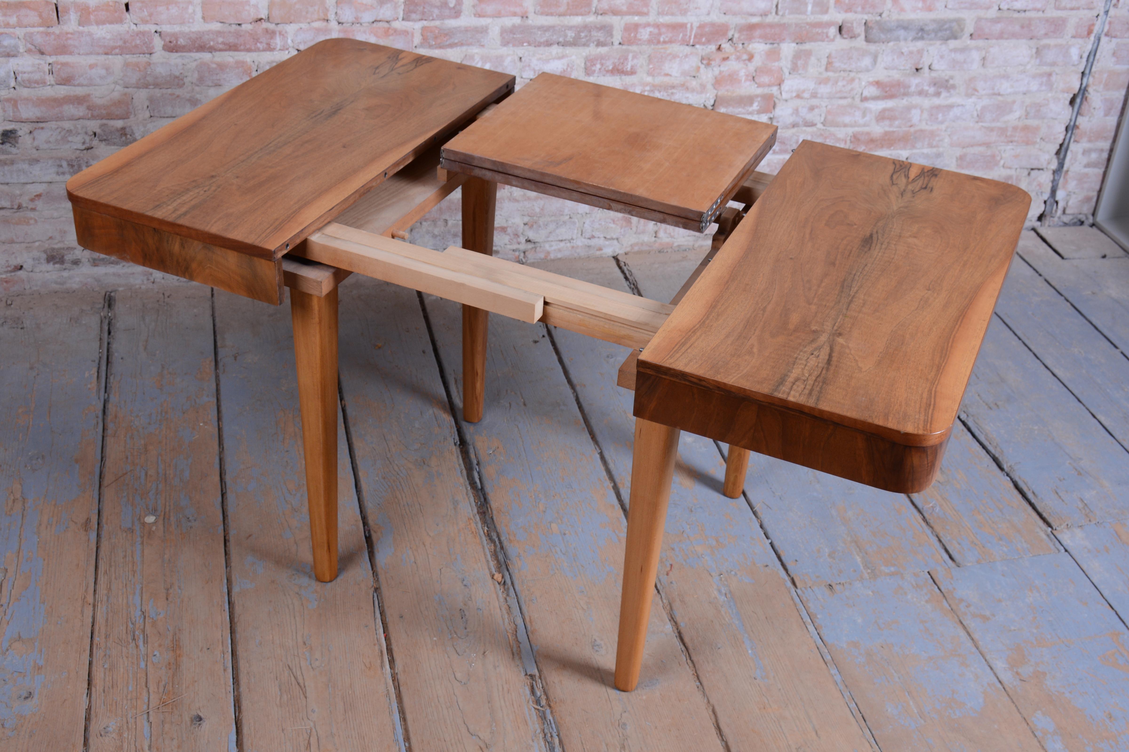 Bois Table de salle à manger extensible Art déco, par Jindřich Halabala, UP Závody, République tchèque, années 1940 en vente