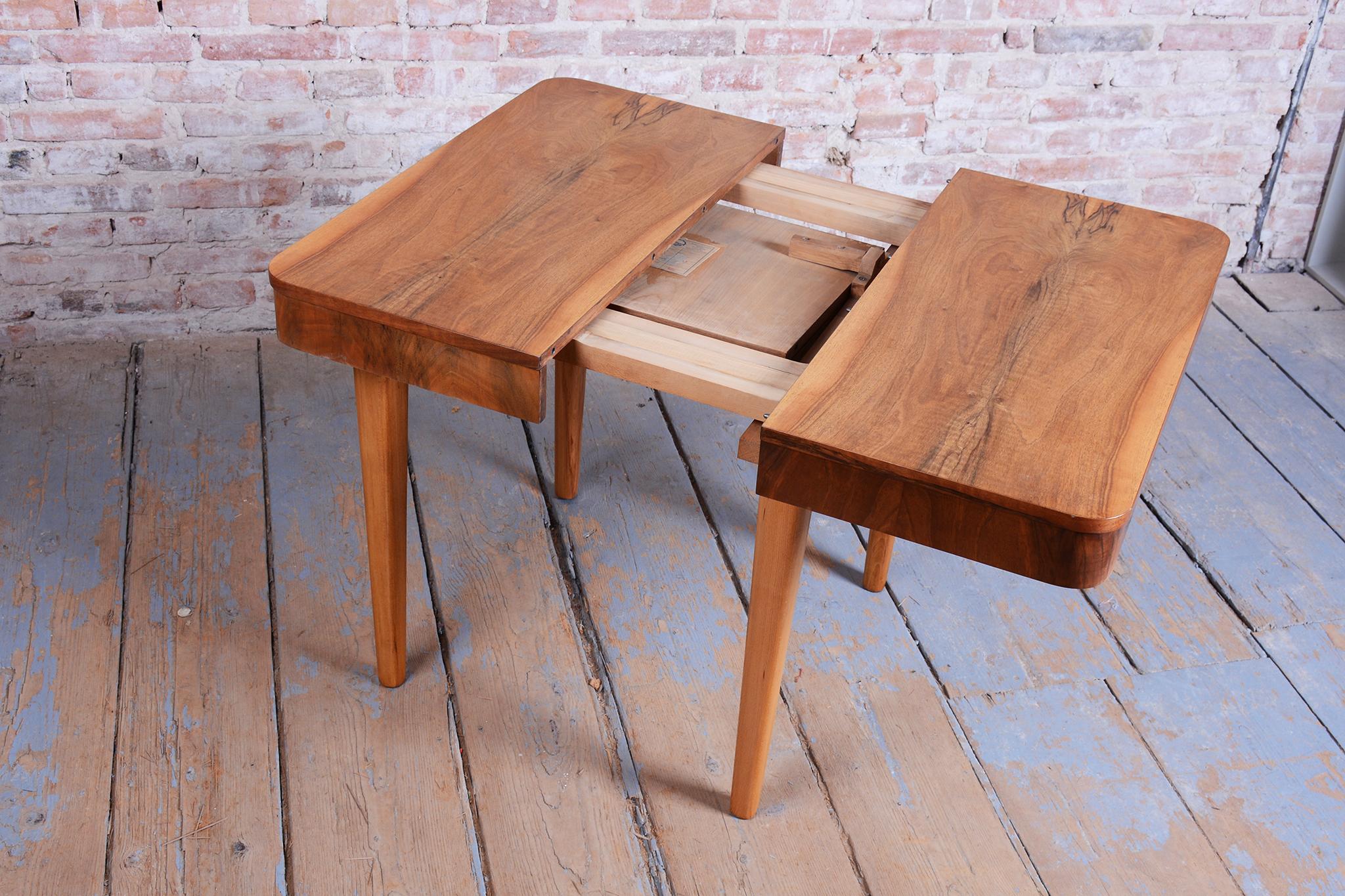 Table de salle à manger extensible Art déco, par Jindřich Halabala, UP Závody, République tchèque, années 1940 en vente 2