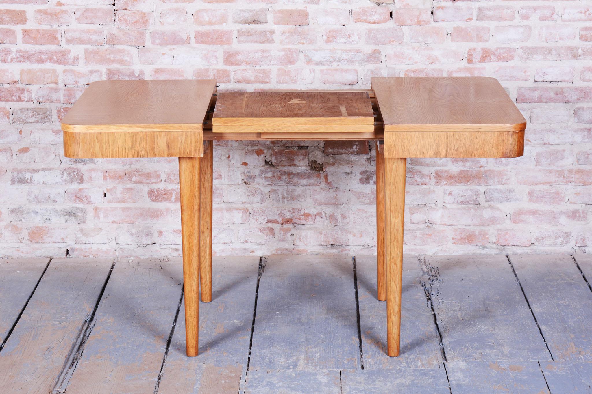 Table de salle à manger extensible Art déco, par Jindřich Halabala, UP Závody, République tchèque, années 1940 en vente 3