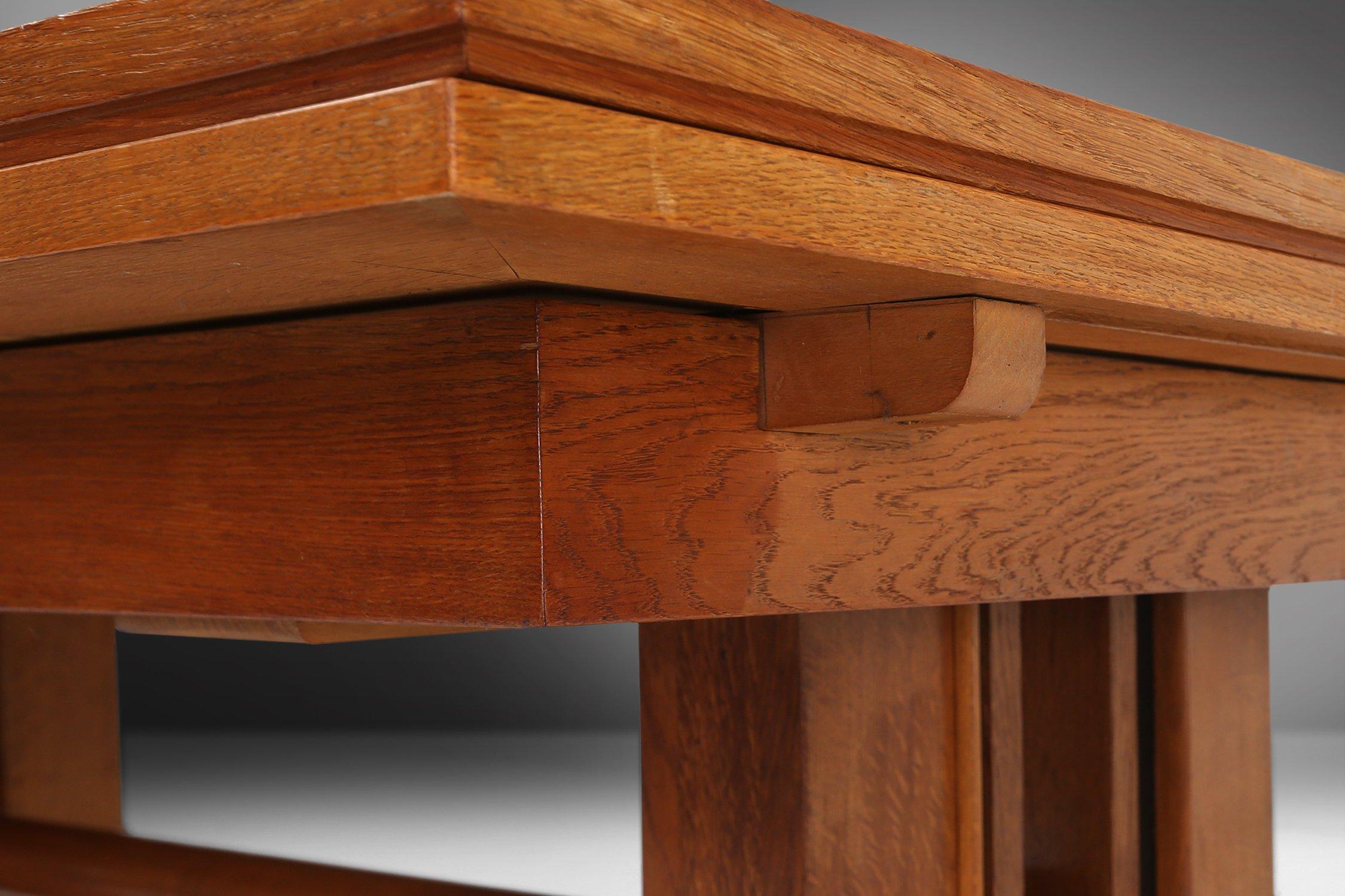 Extendable Art Deco Dining Table in full oak, 1940s For Sale 3