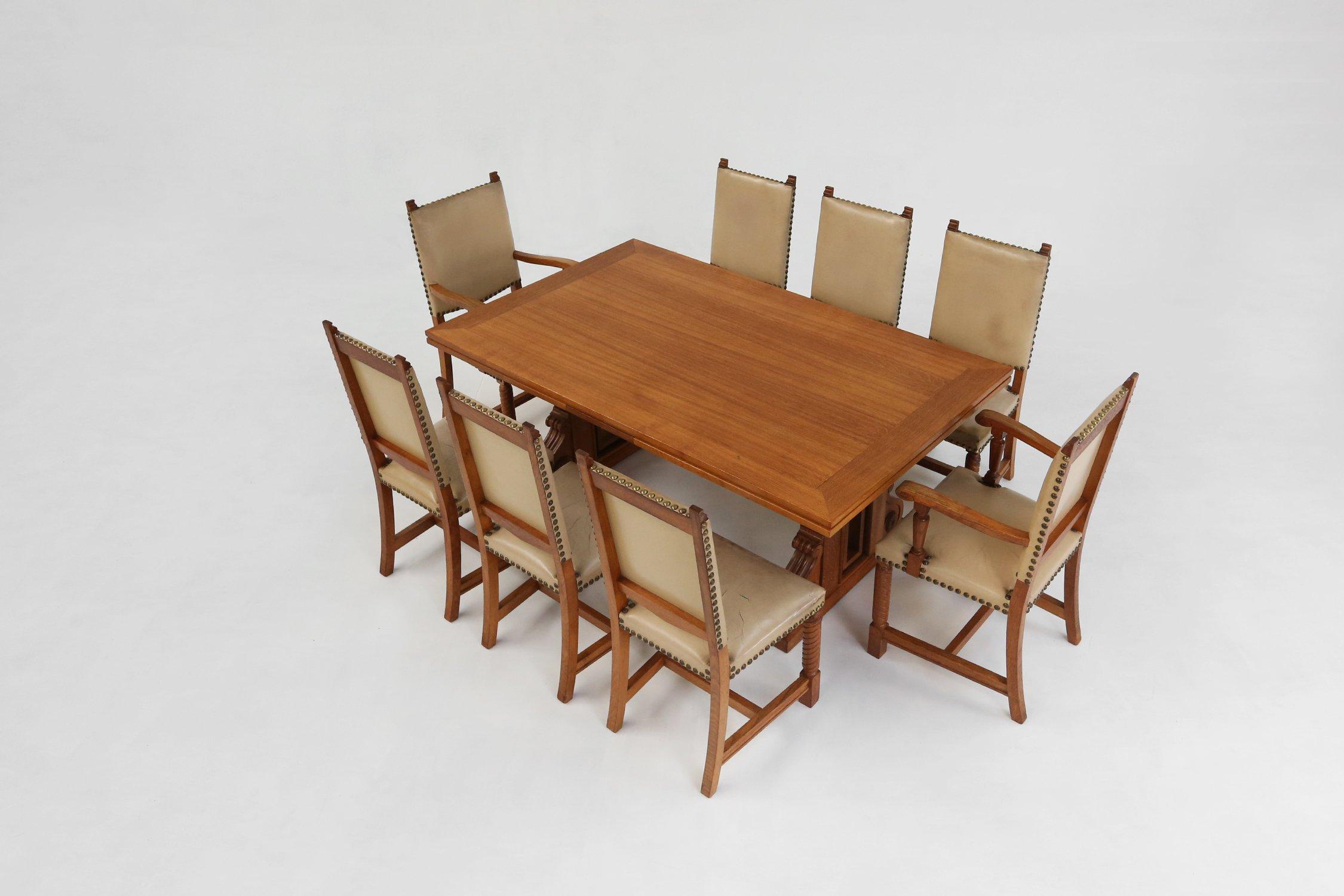 Extendable Art Deco Dining Table in full oak, 1940s For Sale 5