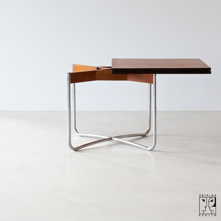Extendable Bauhaus dining table made of tubular steel and veneered table tops In Excellent Condition For Sale In PRAHA 4, CZ