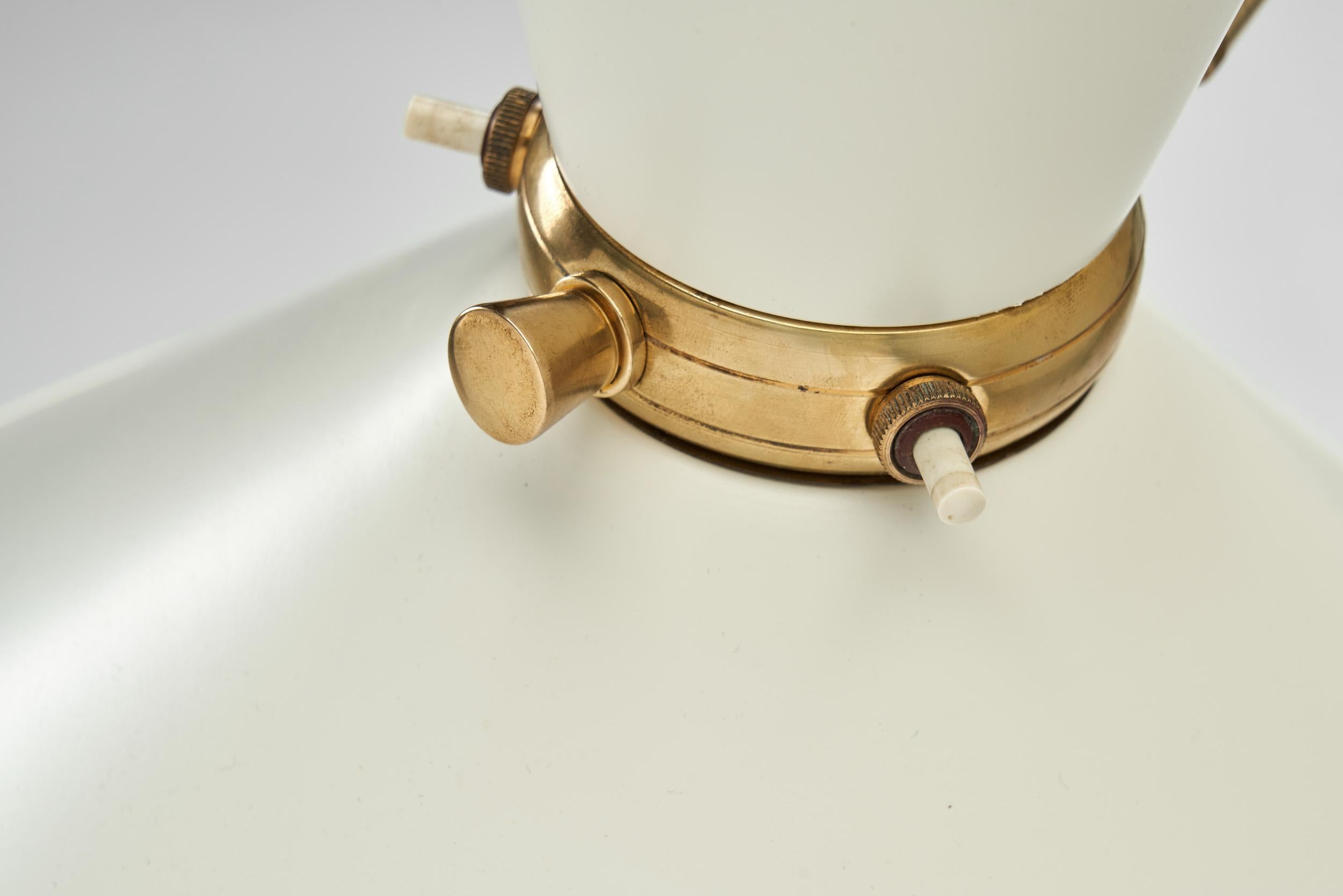 Extendable Brass Wall Lamp in the manner of Robert Mathieu, Europe 1950s For Sale 4