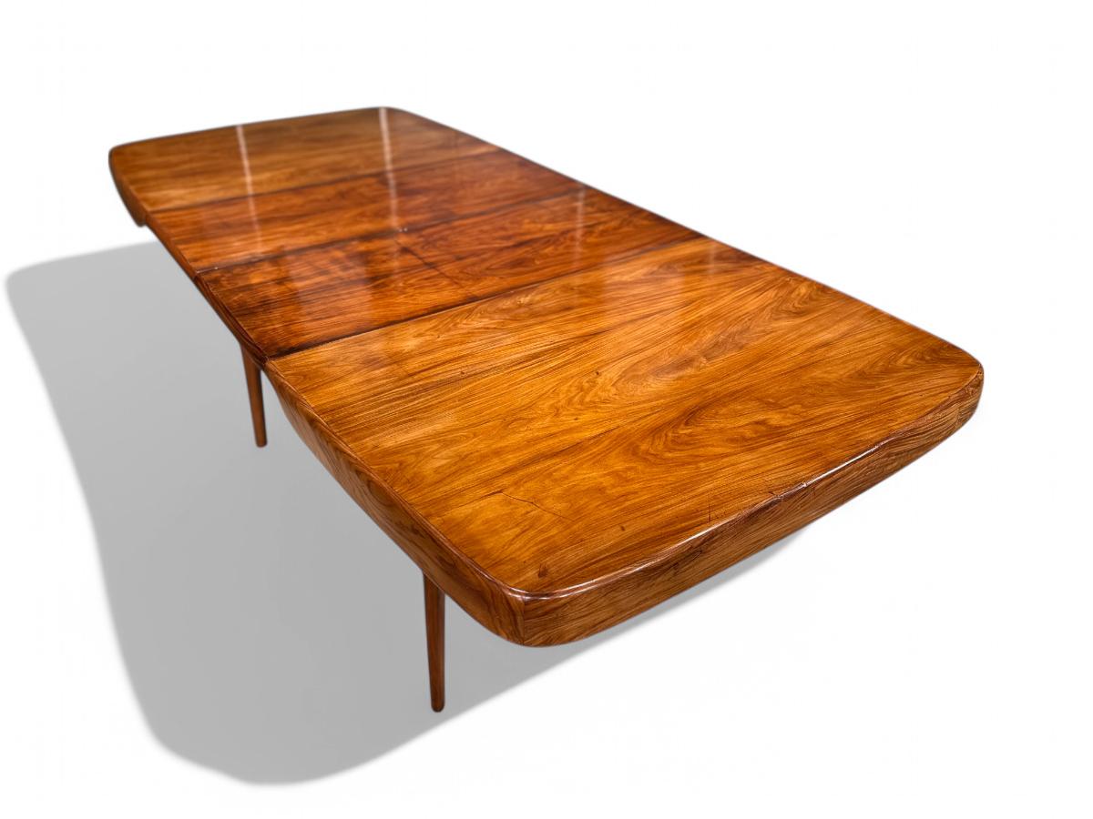 Intagliato a mano Tavolo da pranzo moderno brasiliano allungabile in legno duro di Caviuna, Carlo Hauner 1950s in vendita