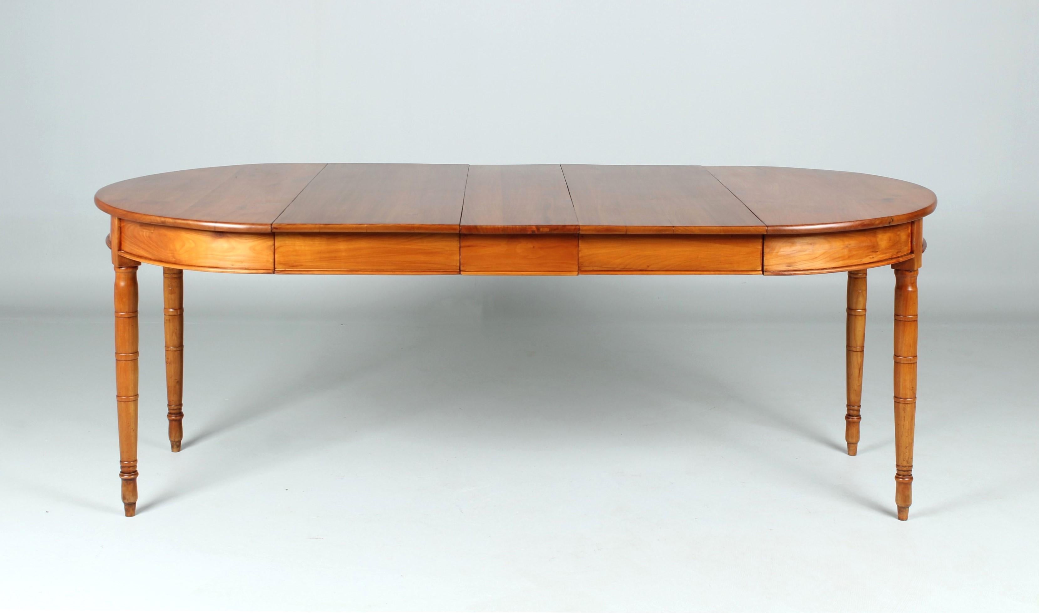 Extendable Cherrywood Dining Table, Germany, Mid 19th Century In Good Condition For Sale In Greven, DE