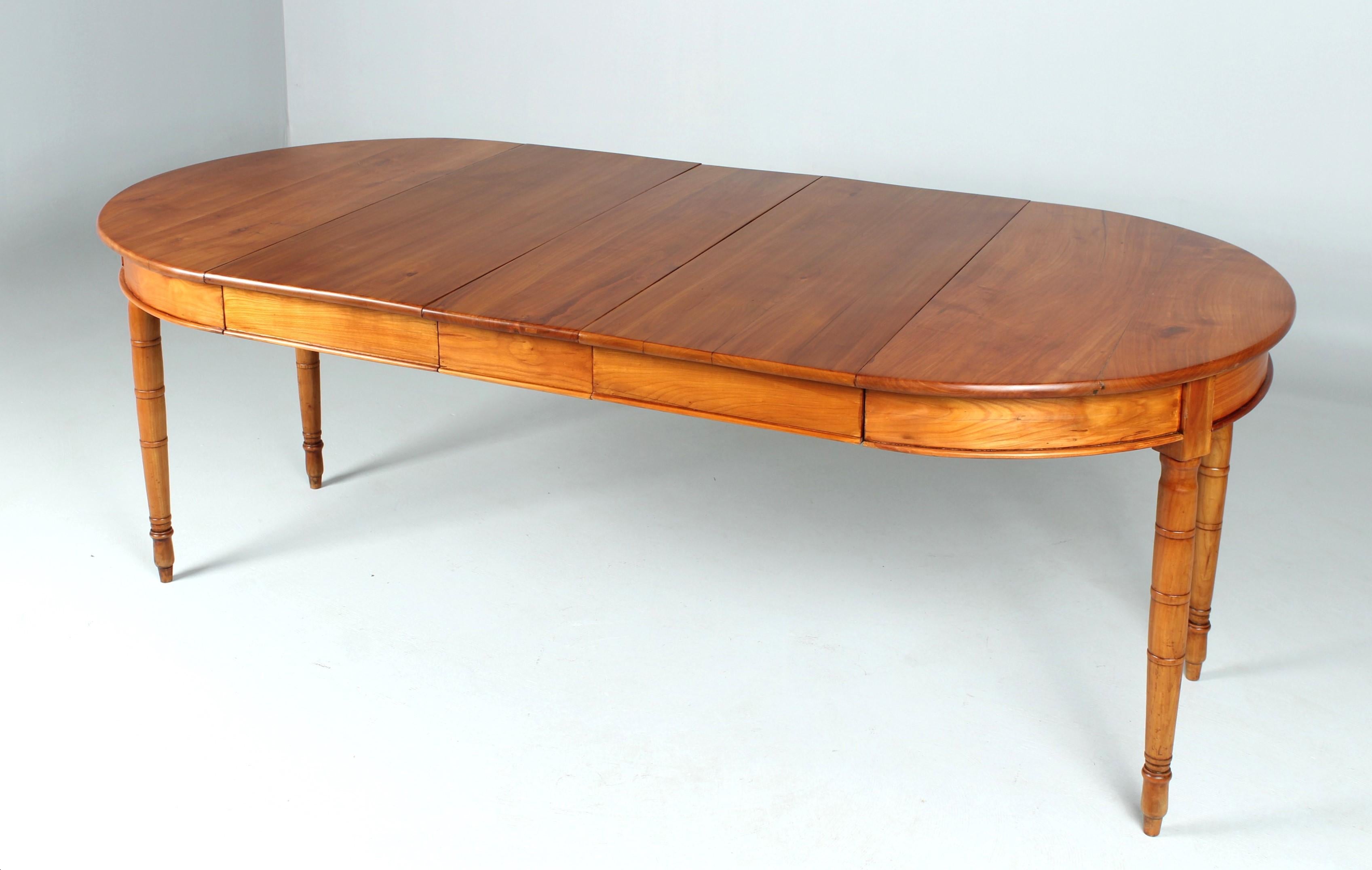 Extendable Cherrywood Dining Table, Germany, Mid 19th Century For Sale 1