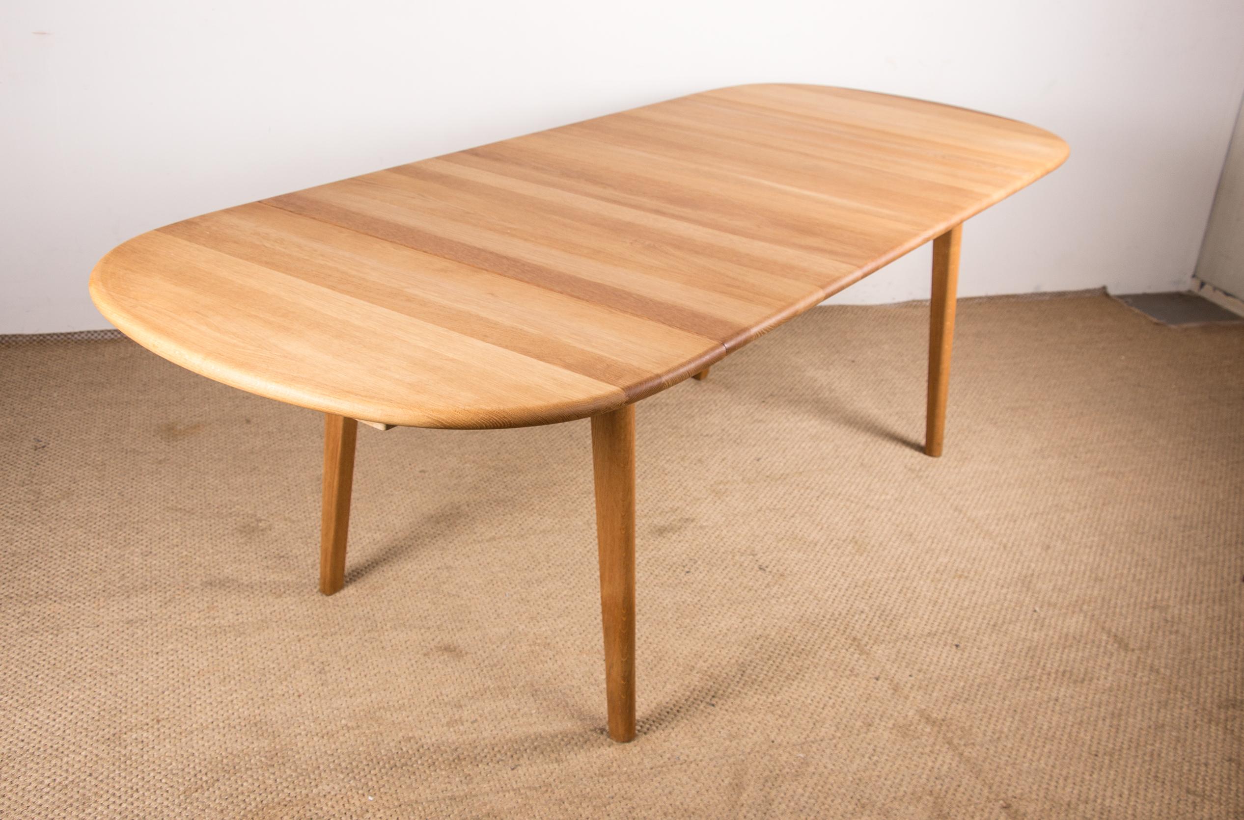 Extendable Danish Dining Table in Solid Oak, Model CH006 Hans Wegner/Carl Hansen 7