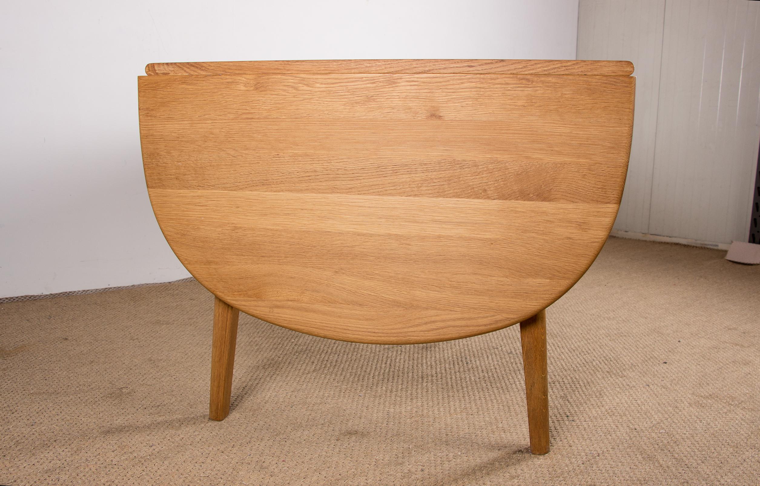 Extendable Danish Dining Table in Solid Oak, Model CH006 Hans Wegner/Carl Hansen 8