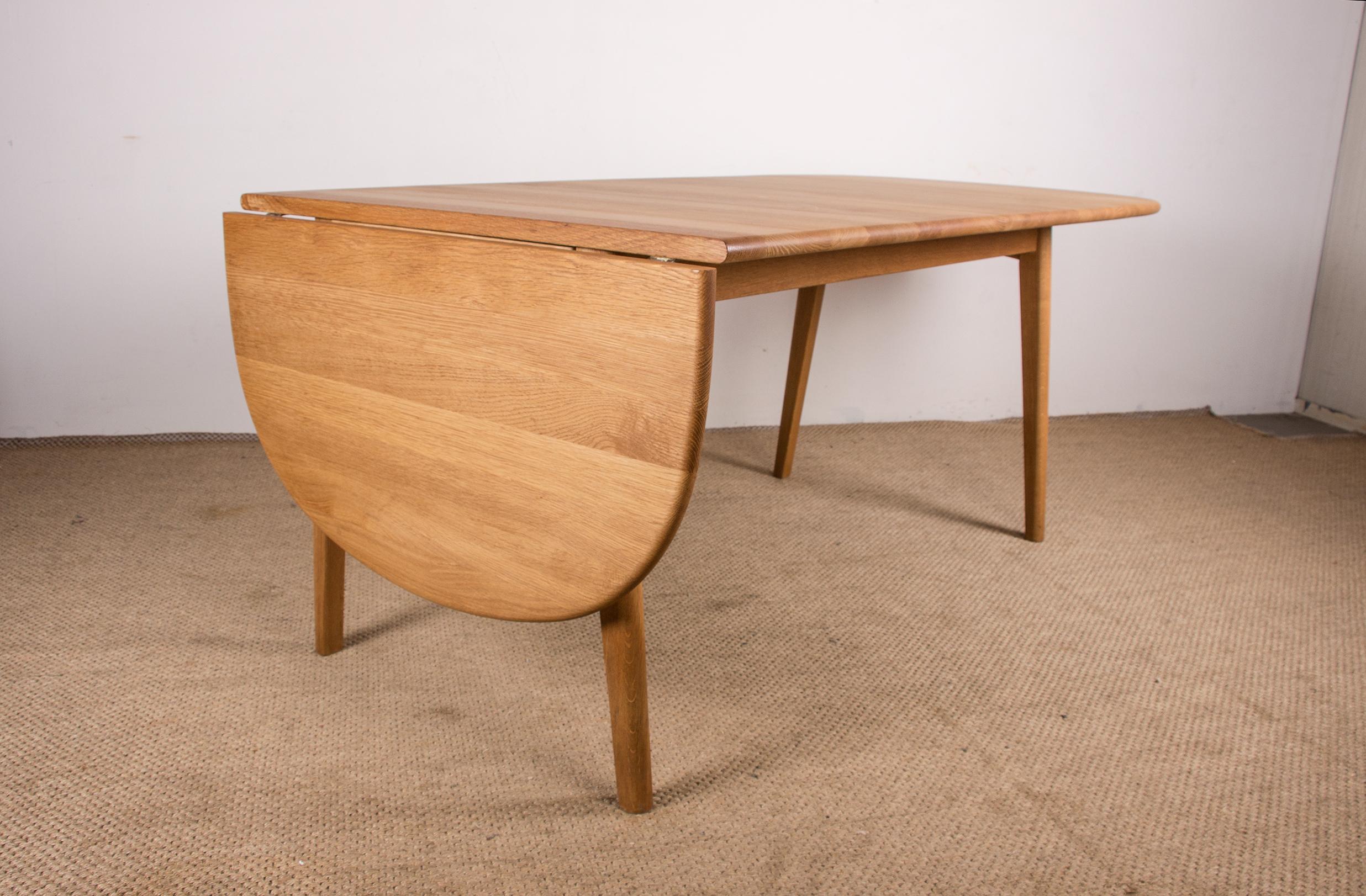 Extendable Danish Dining Table in Solid Oak, Model CH006 Hans Wegner/Carl Hansen 9