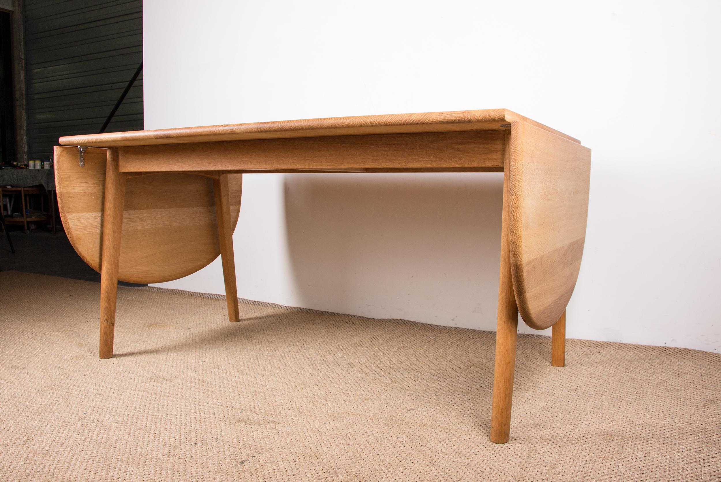 Extendable Danish Dining Table in Solid Oak, Model CH006 Hans Wegner/Carl Hansen 1