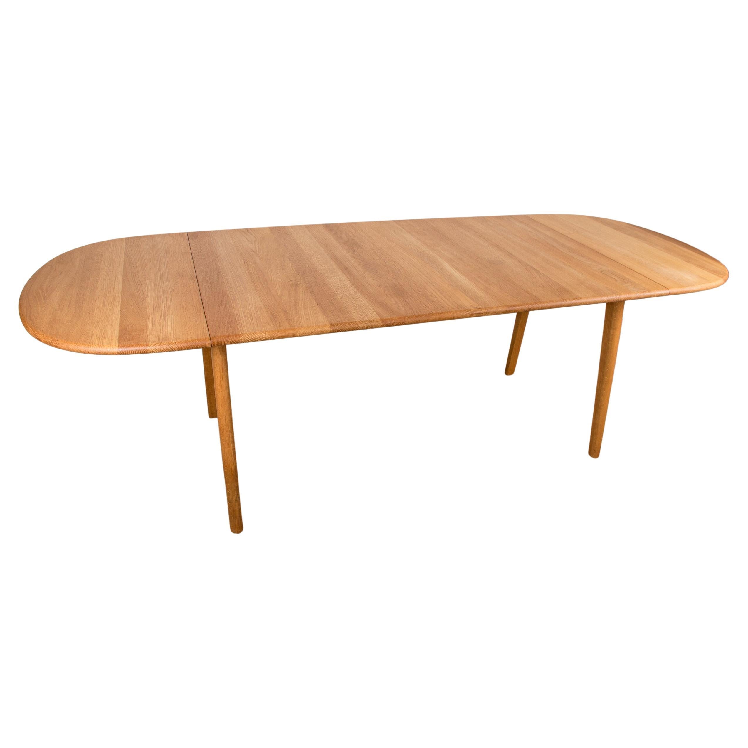 Extendable Danish Dining Table in Solid Oak, Model CH006 Hans Wegner/Carl Hansen