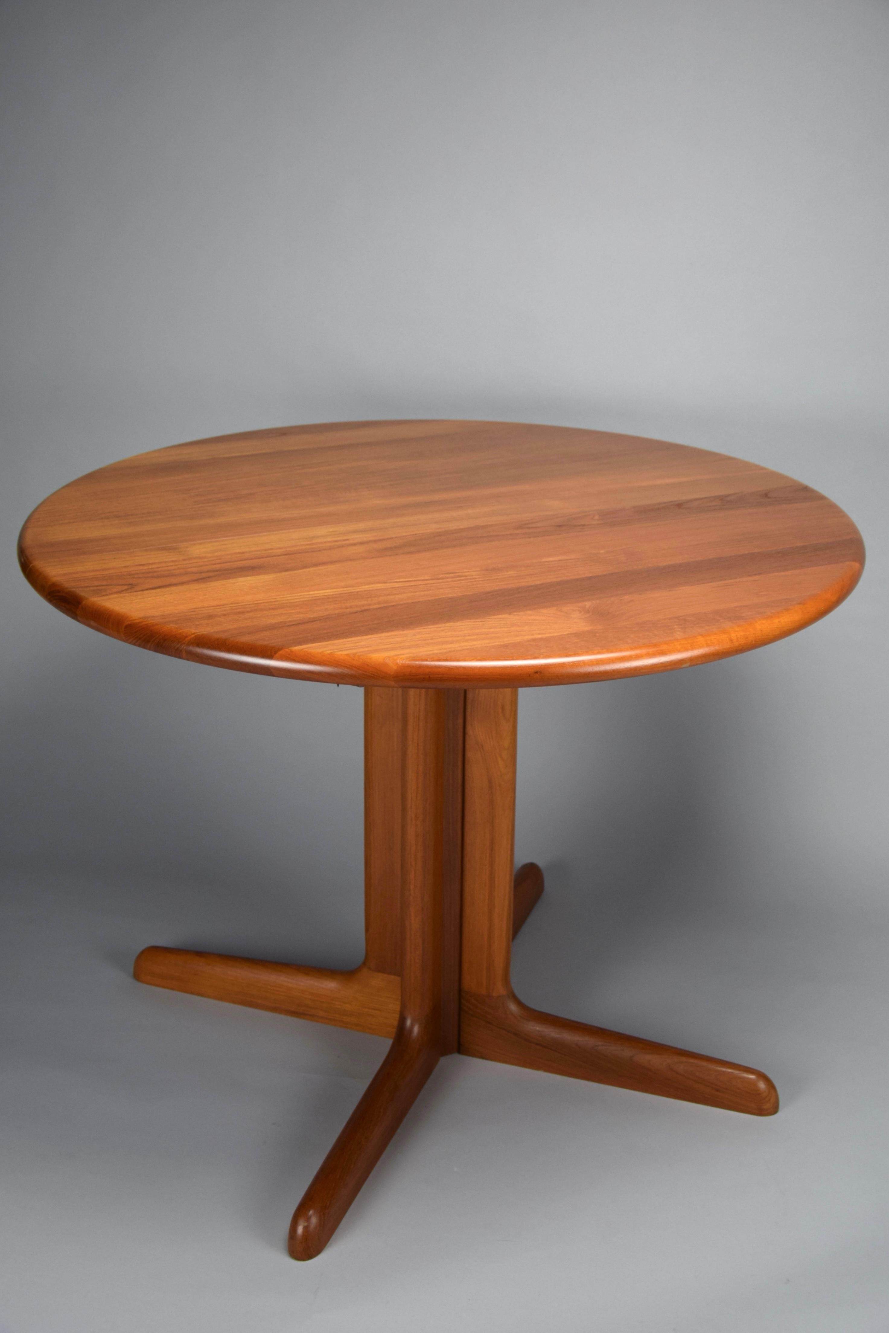 Extendable Danish Mid-Century Modern Solid Jatoba Wooden Dining Table For Sale 9