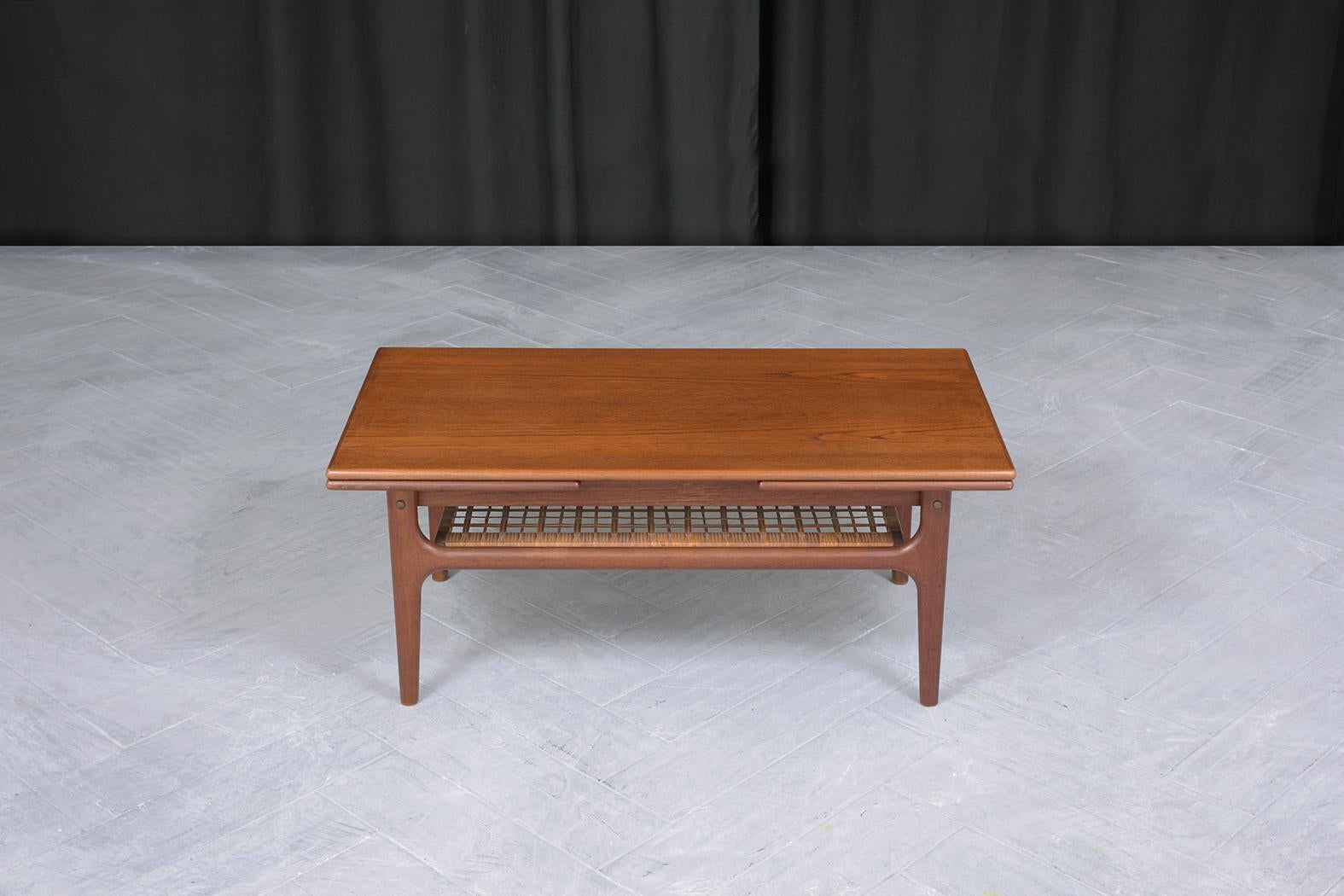 Danish 1960s Extendable Teak Coffee Table: Mid-Century Modern Design For Sale