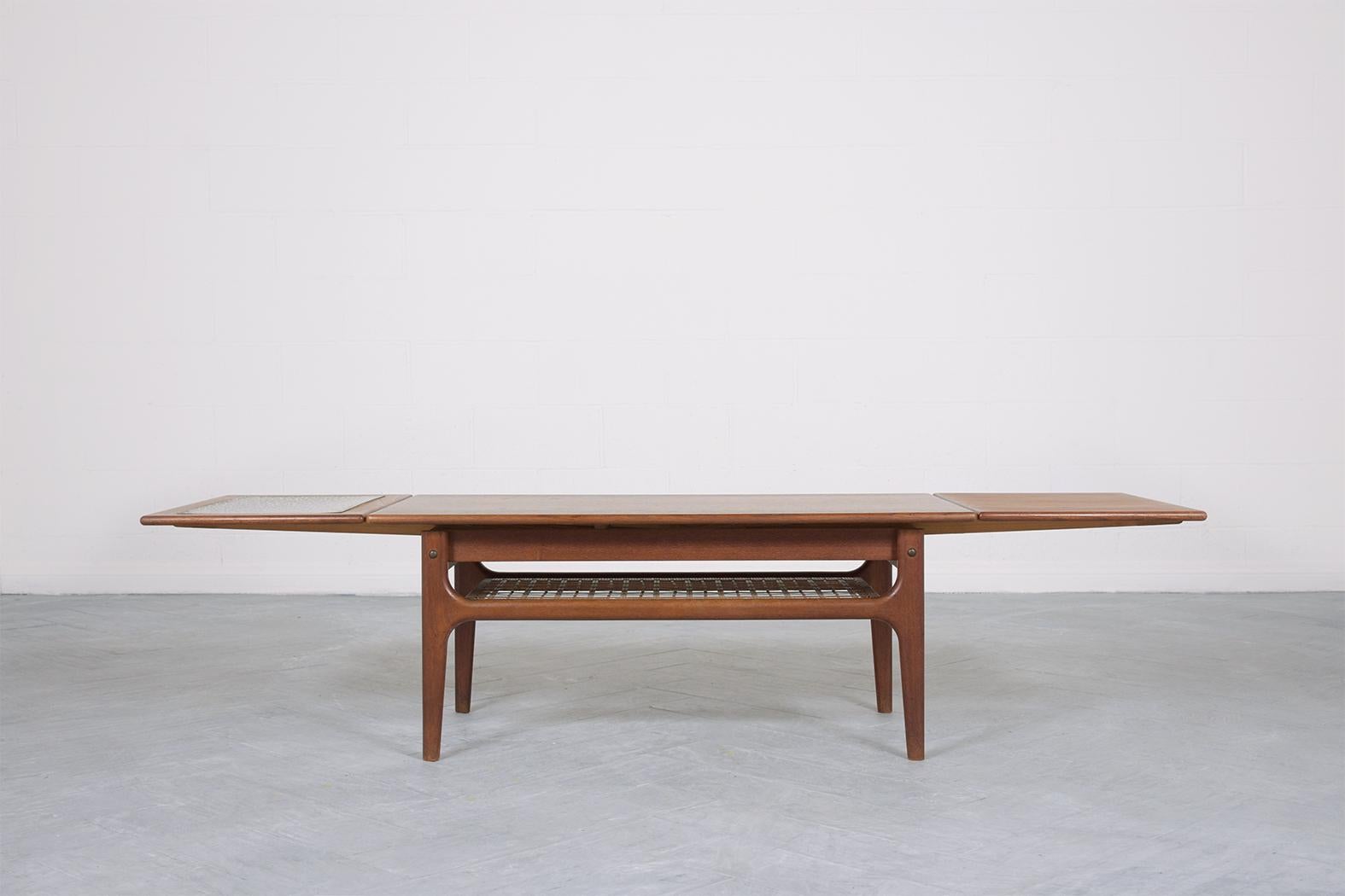 Caning 1960s Extendable Teak Coffee Table: Mid-Century Modern Design For Sale