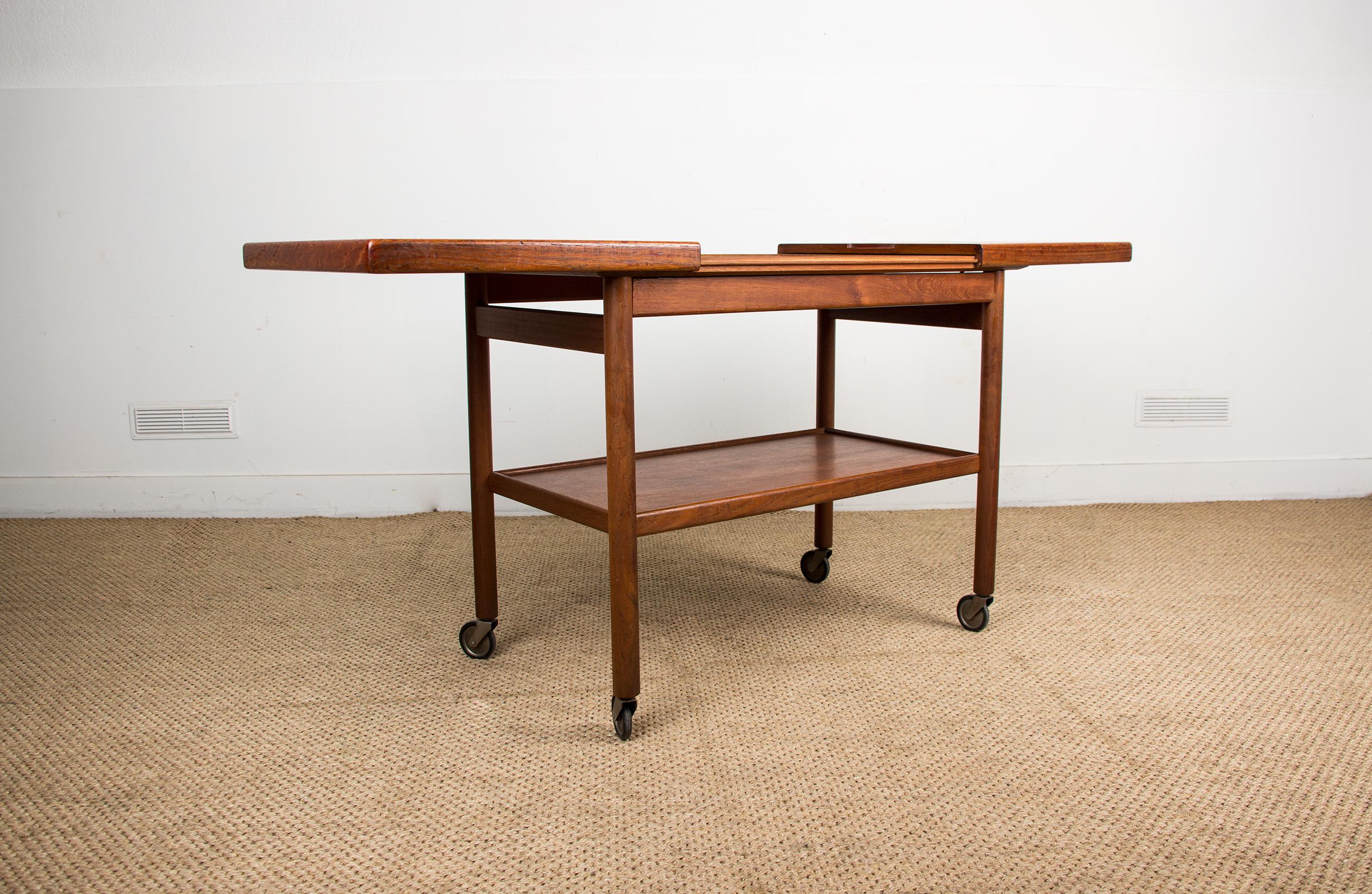 Extendable Danish rolling table with two levels, in teak, 1960 by Kurt Ostervig For Sale 3
