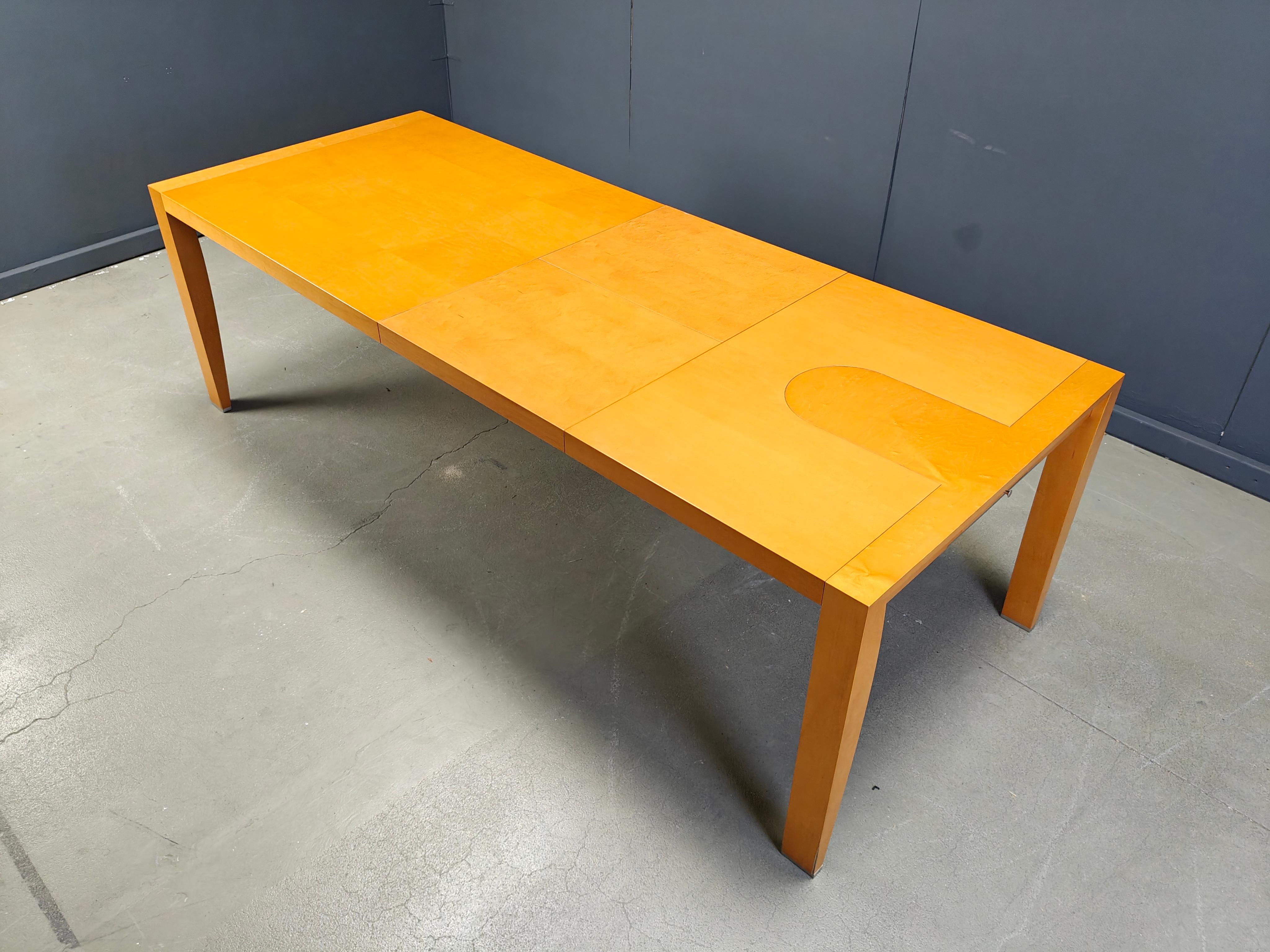 Postmoderne Table de salle à manger à rallonge par Chi Wing Lo pour Giorgetti Italie en vente