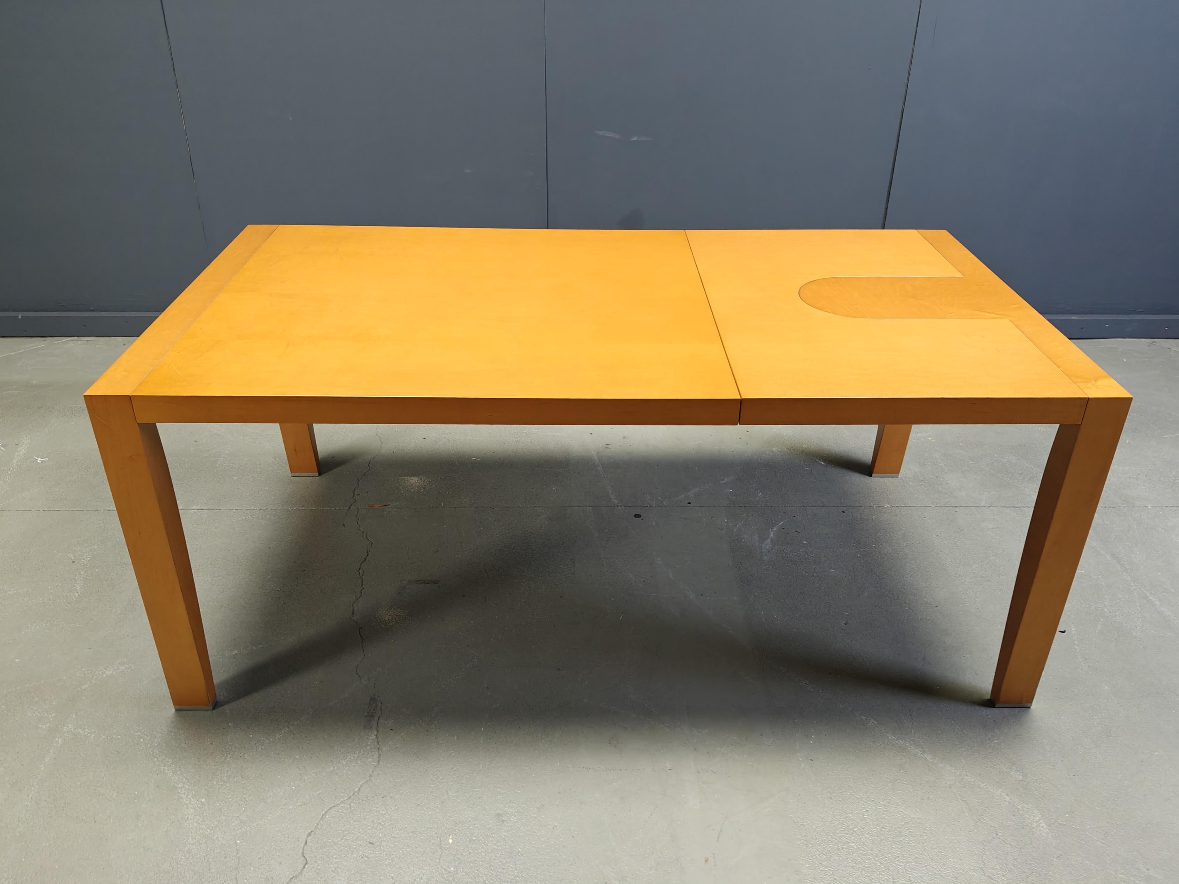 Cerise Table de salle à manger à rallonge par Chi Wing Lo pour Giorgetti Italie en vente