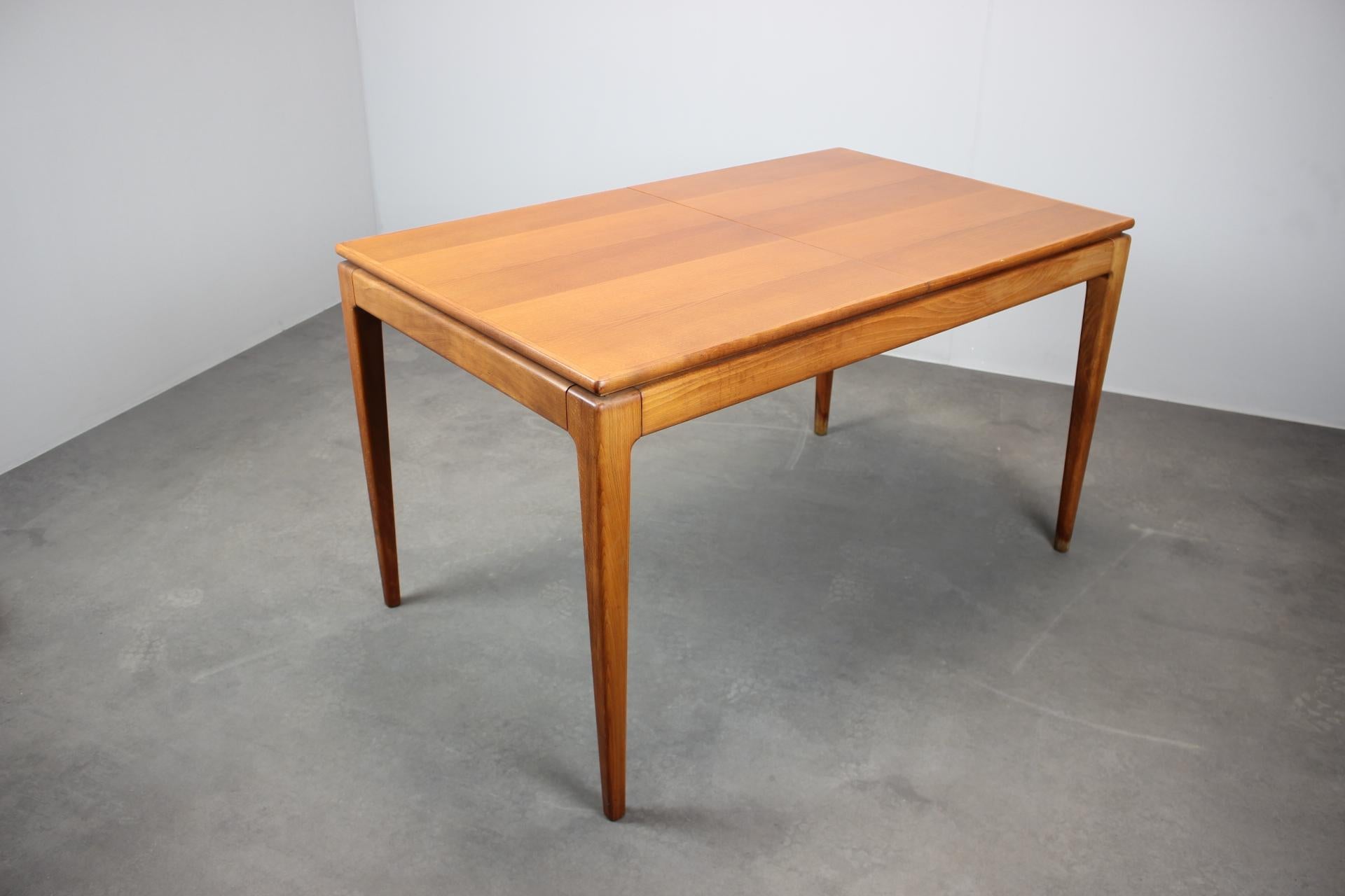 Extendable Dining Table by Dřevotvar, 1970s For Sale 4