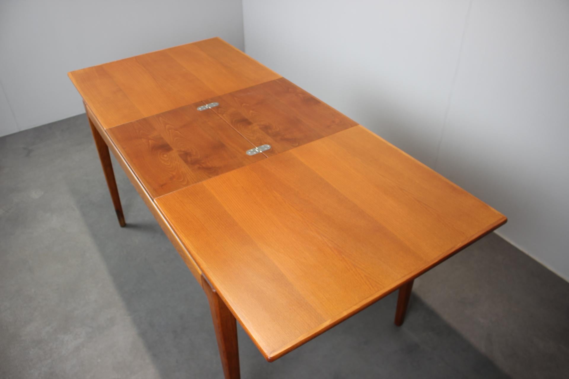 Extendable Dining Table by Dřevotvar, 1970s For Sale 2