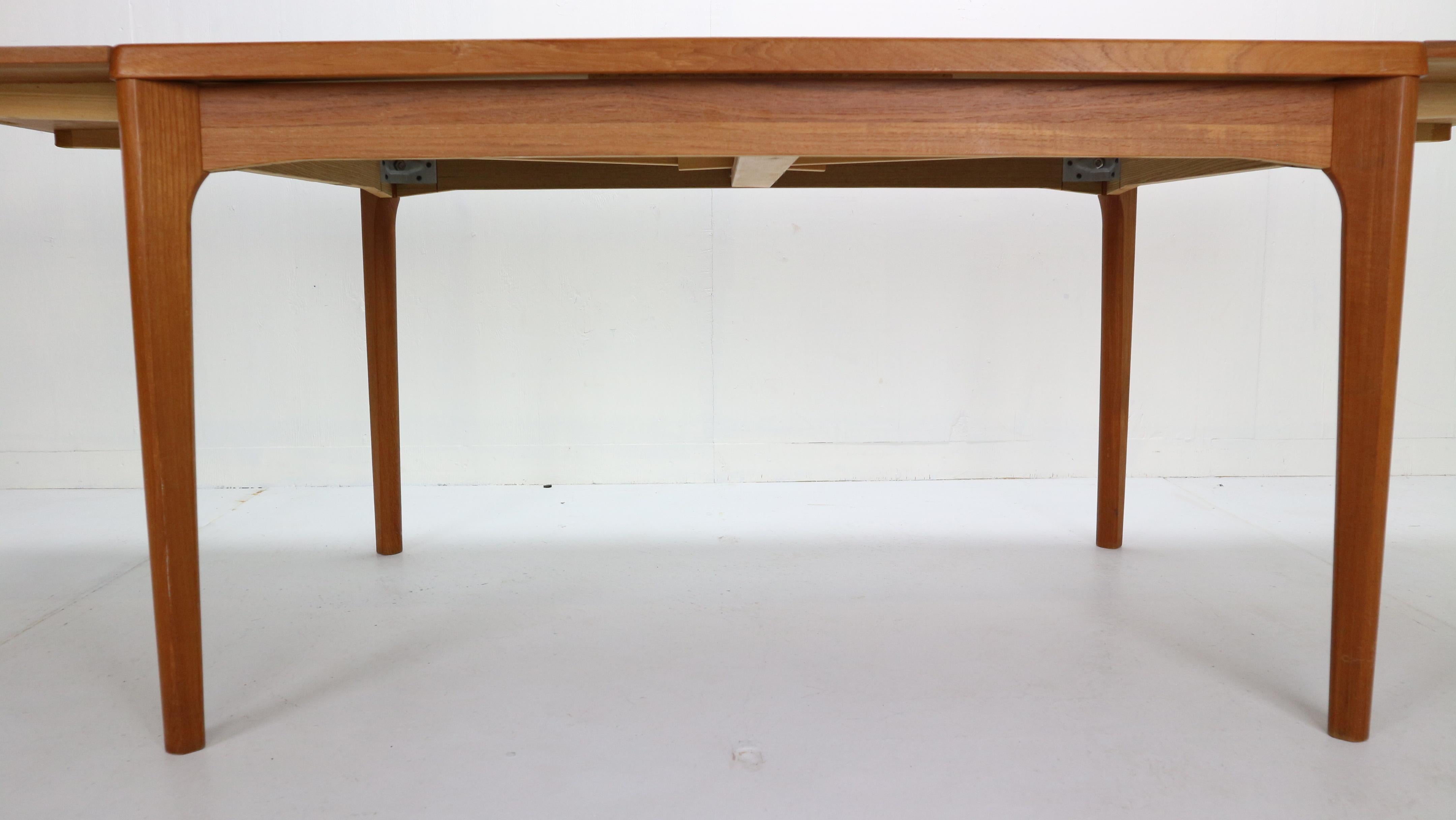 Extendable Dining Table by Henning Kaerjnulf for Vejle Stole Møbelfabrik, 1960 3