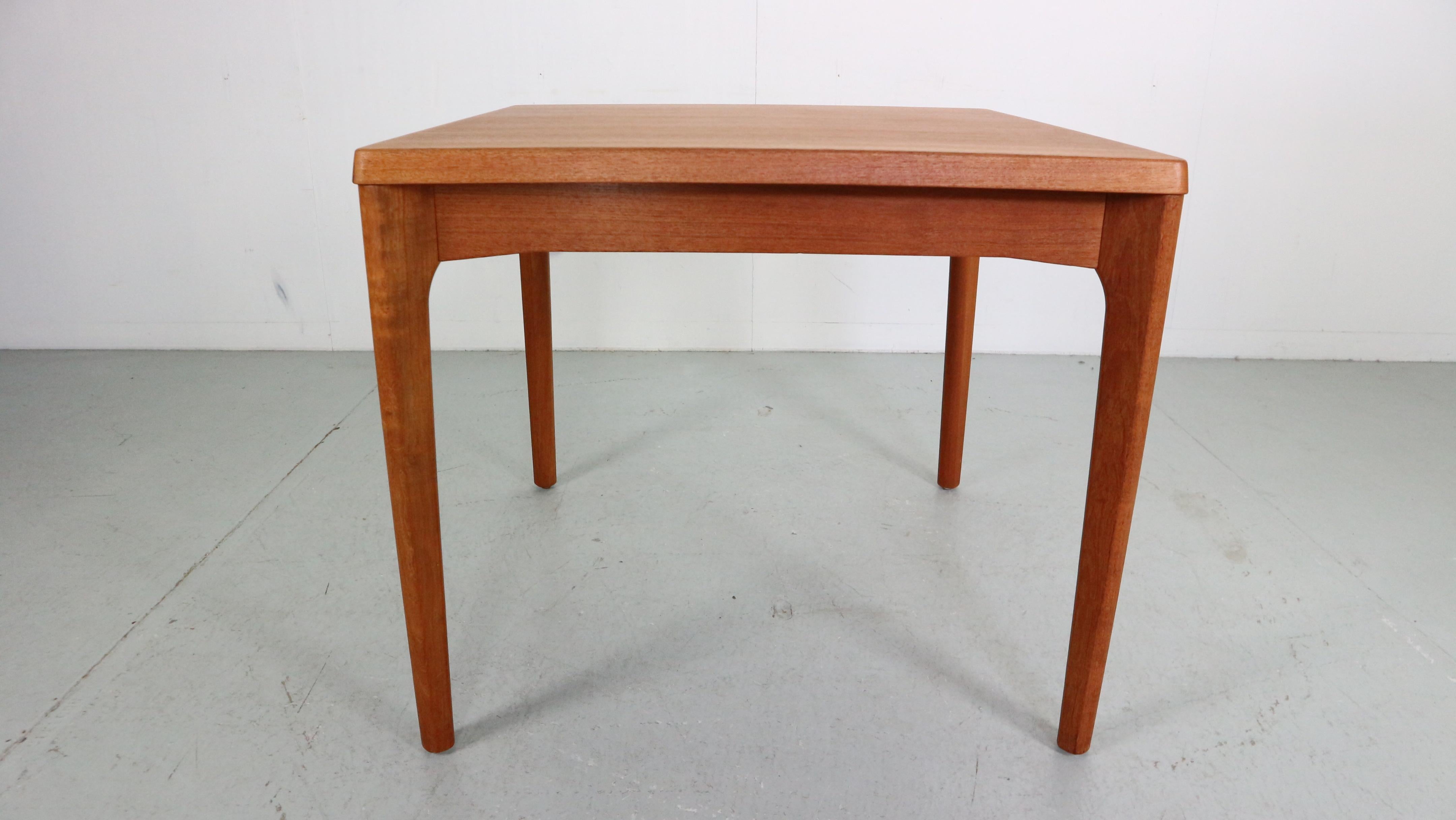 Extendable Dining Table by Henning Kaerjnulf for Vejle Stole Møbelfabrik, 1960 For Sale 9