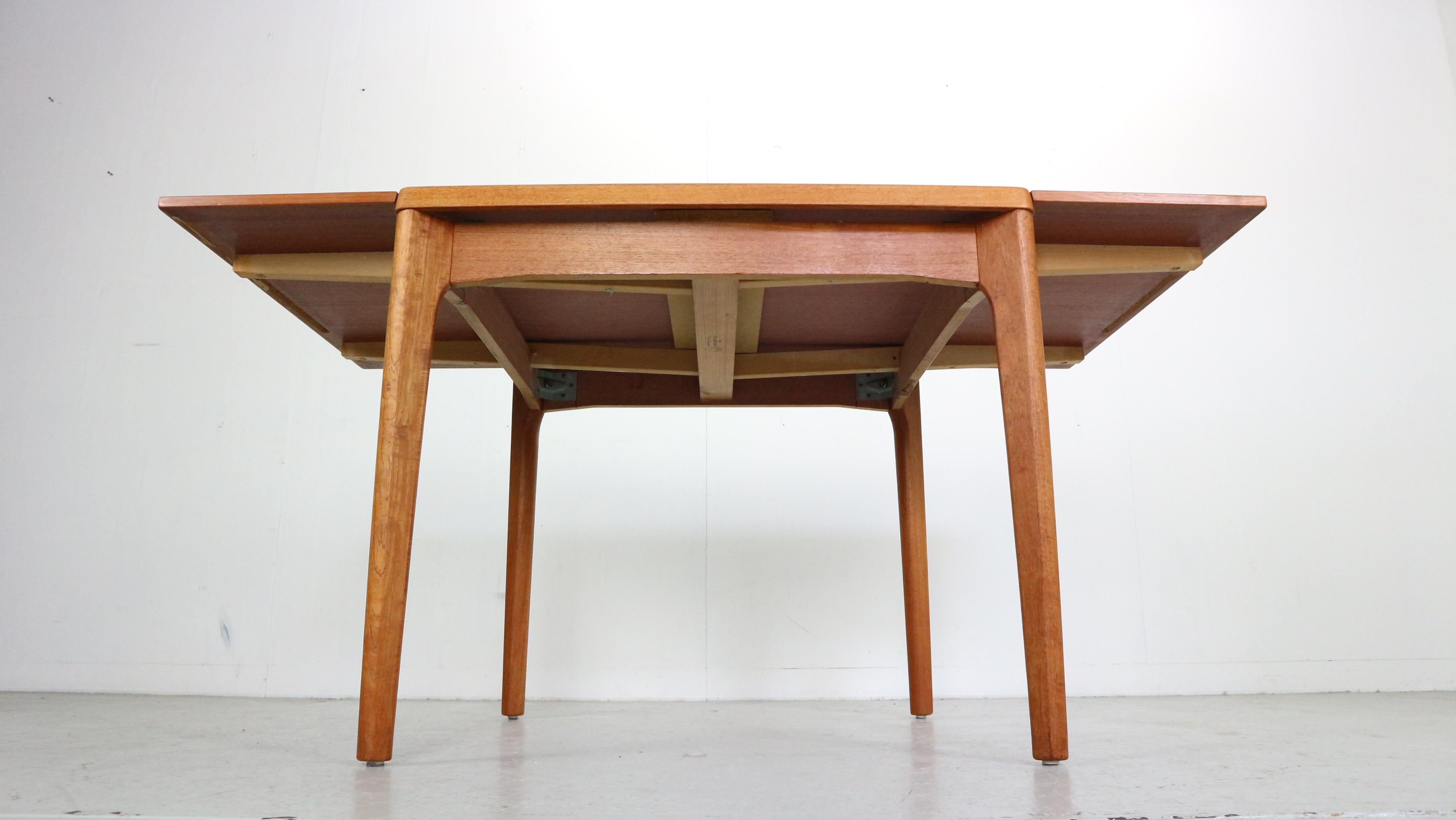 Danish Extendable Dining Table by Henning Kaerjnulf for Vejle Stole Møbelfabrik, 1960 For Sale