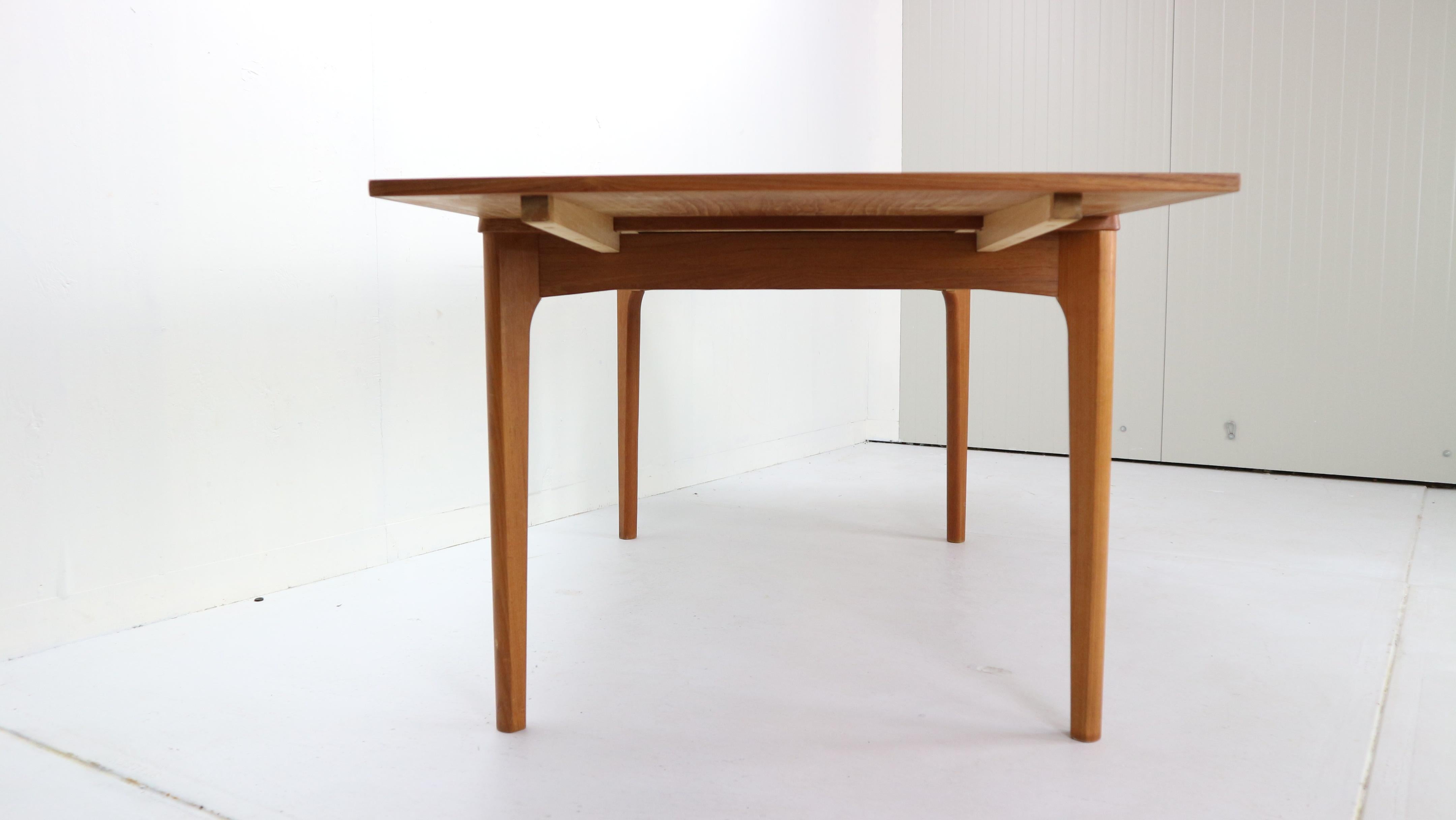 Mid-20th Century Extendable Dining Table by Henning Kaerjnulf for Vejle Stole Møbelfabrik, 1960