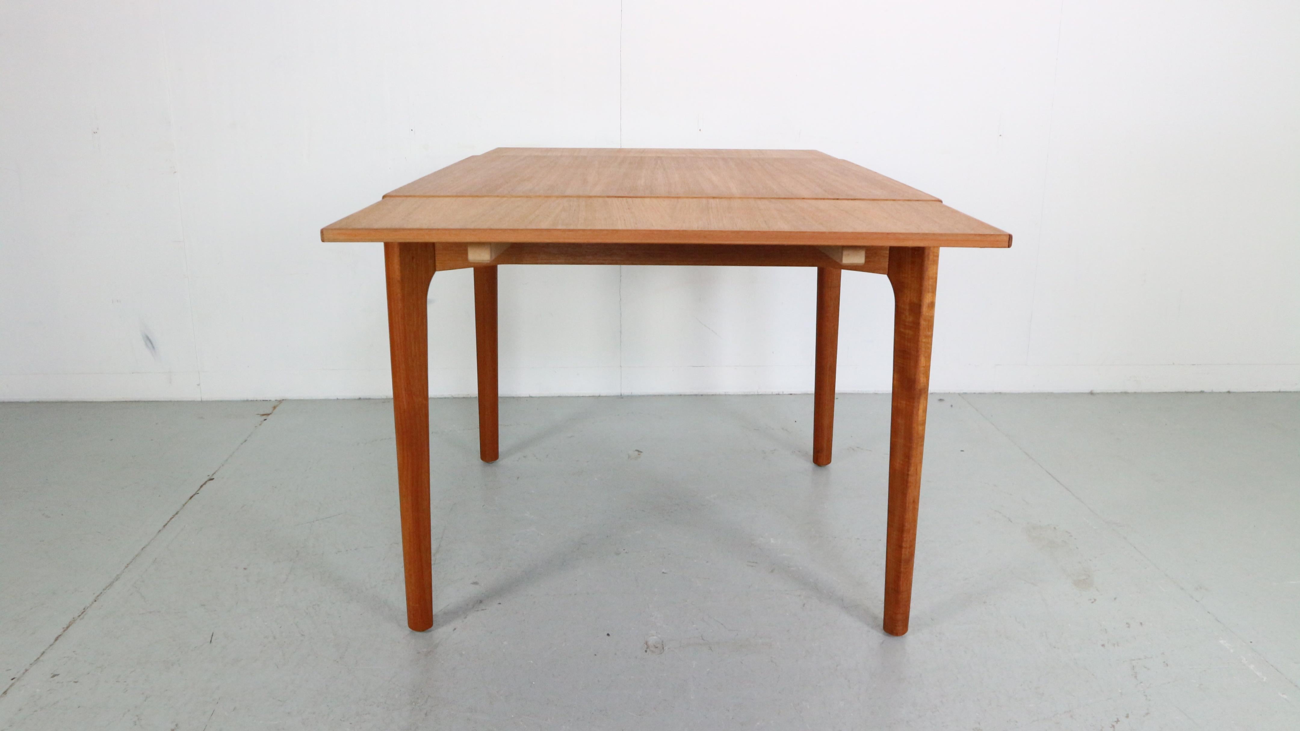 Teak Extendable Dining Table by Henning Kaerjnulf for Vejle Stole Møbelfabrik, 1960 For Sale