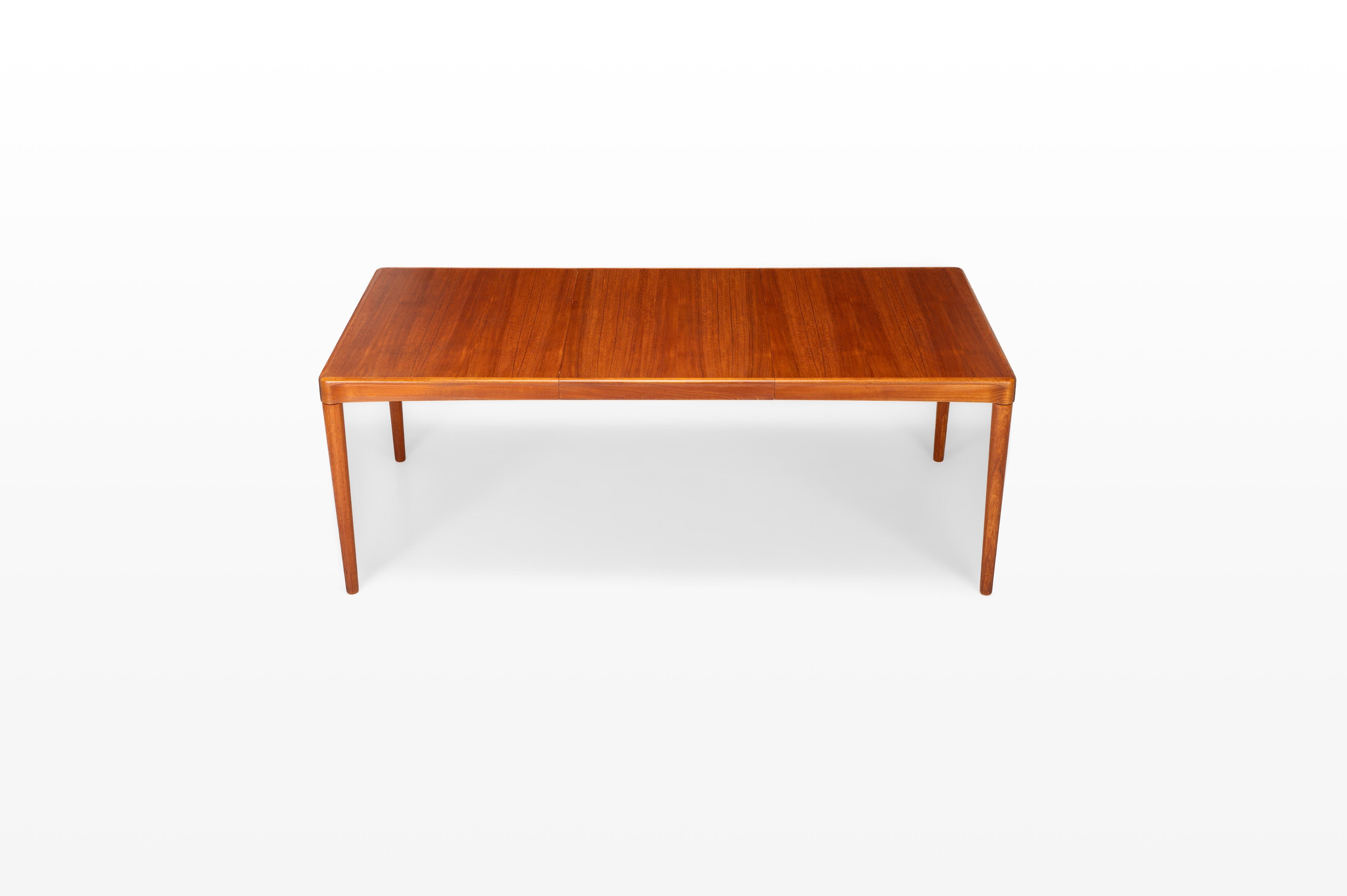 20th Century Extendable Dining Table by H.W. Klein for Bramin, 1960s For Sale