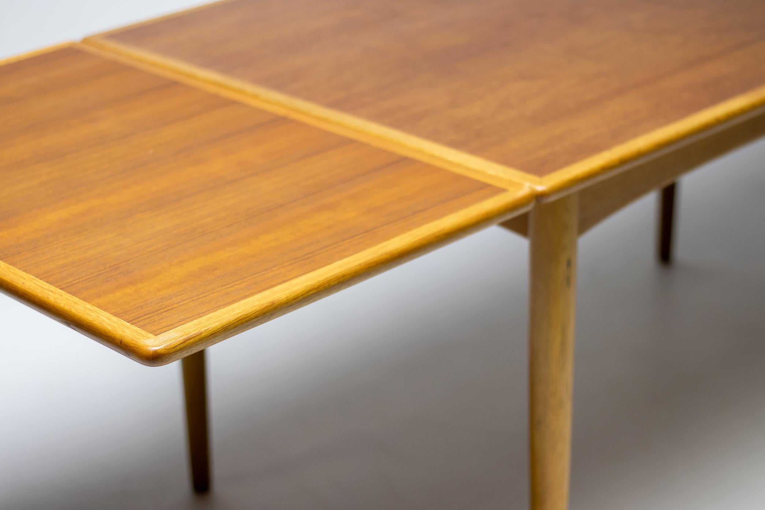 Extendable Dining Table by Yngvar Sandström For Sale 3