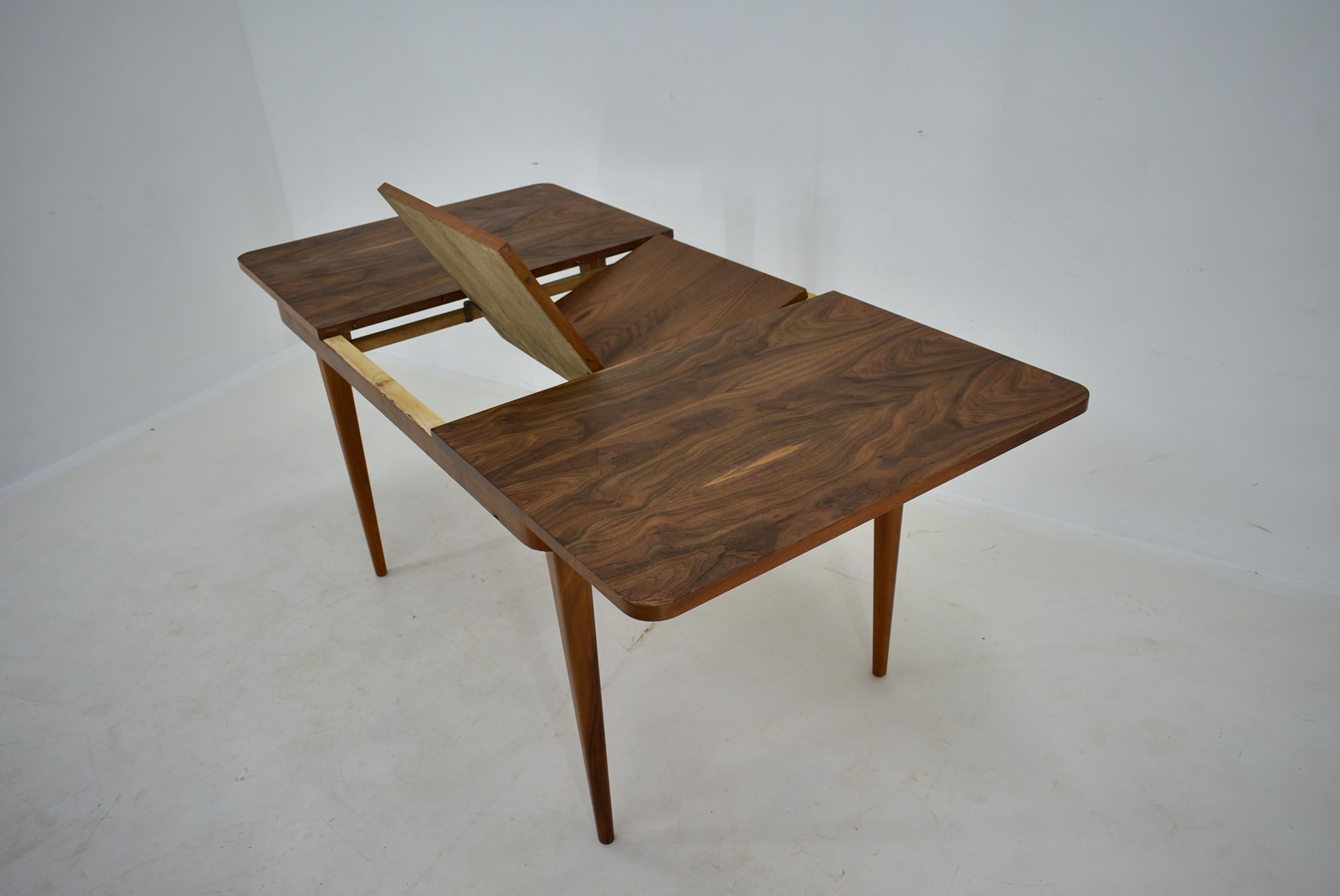 Extendable Dining Table Designed by Jindřich Halabala for UP Závody, 1957 For Sale 4
