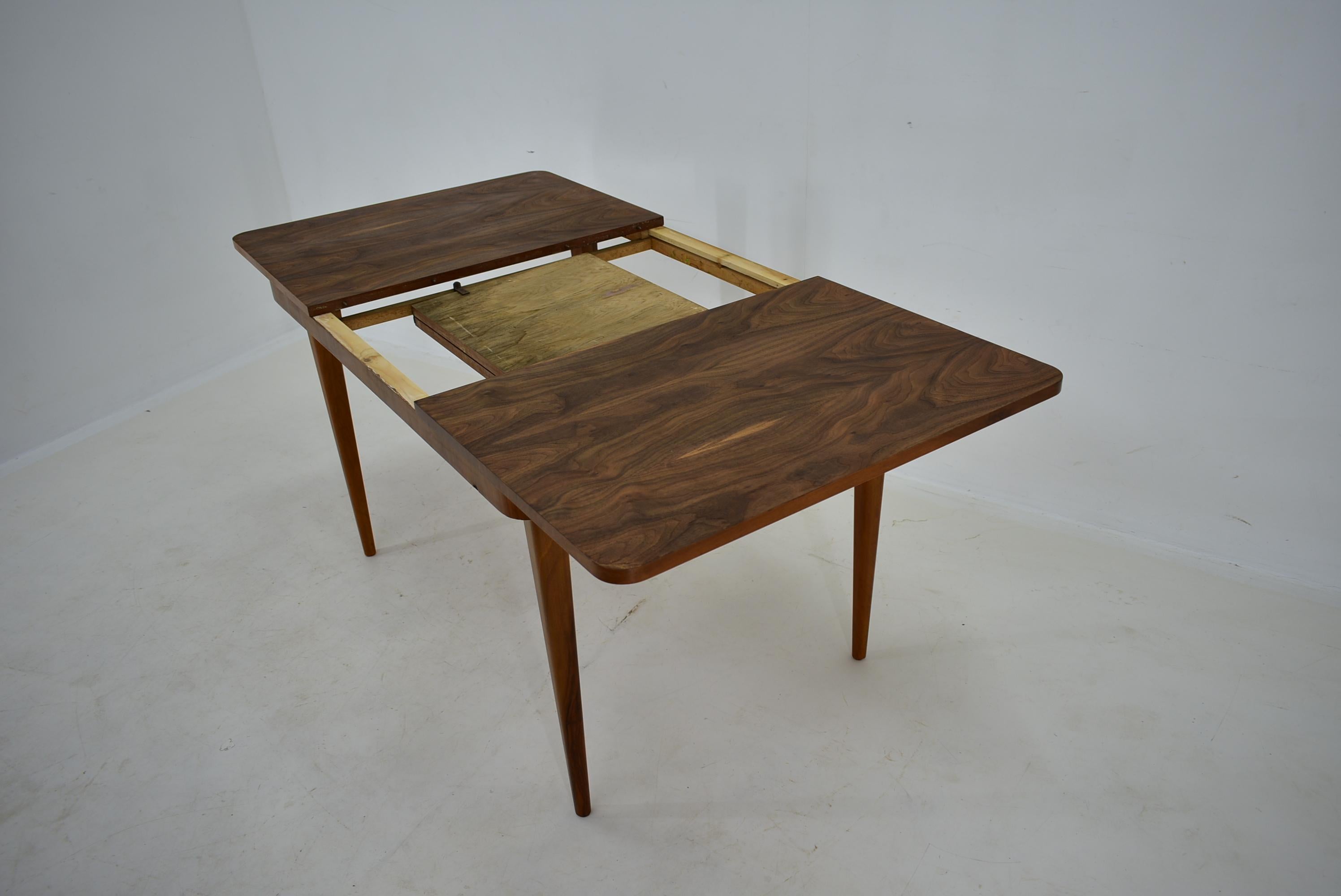Extendable Dining Table Designed by Jindřich Halabala for UP Závody, 1957 For Sale 5