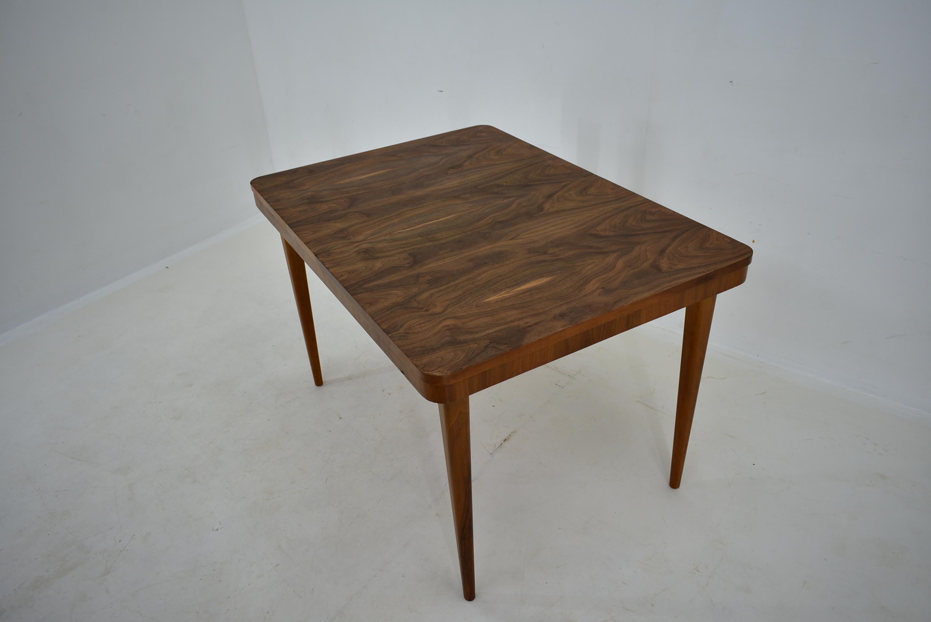 Extendable Dining Table Designed by Jindřich Halabala for UP Závody, 1957 For Sale 6