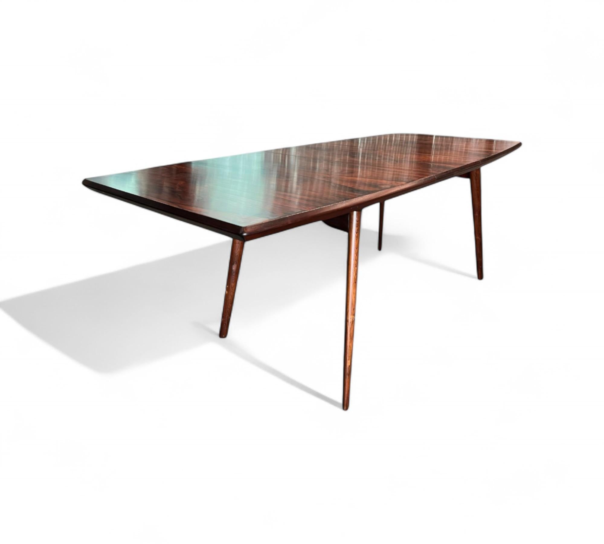 Extendable Dining Table in Hardwood by Carlo Hauner, c.1950s Moderno de mediados de siglo en venta