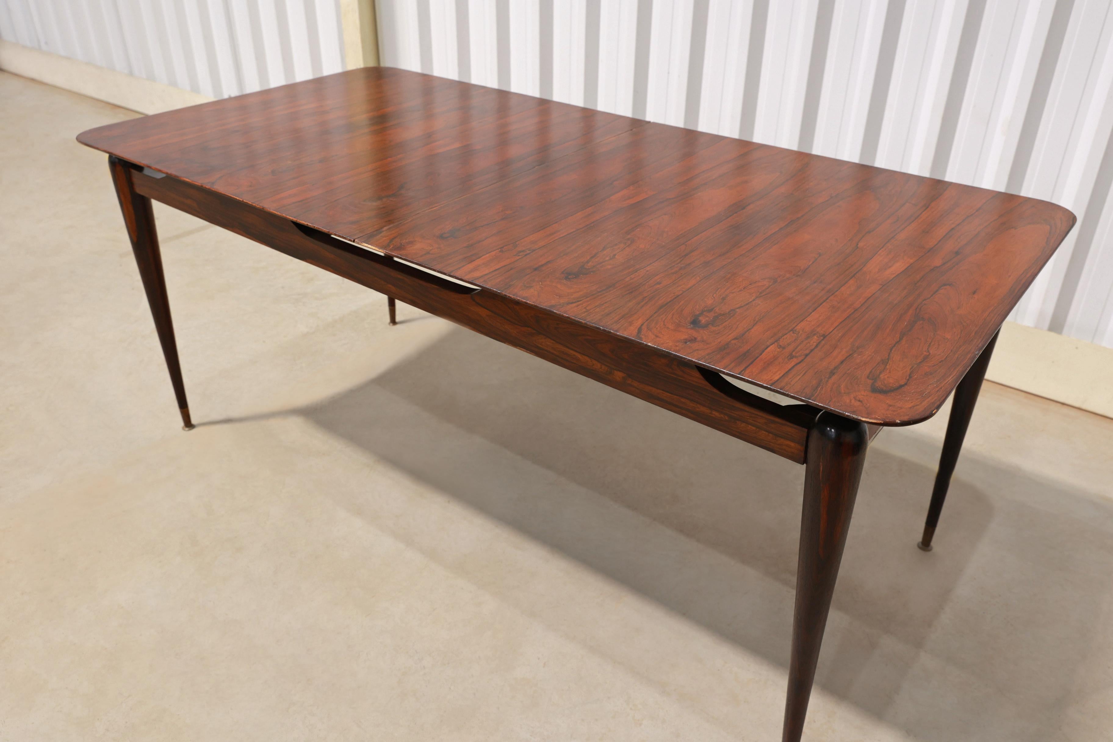 Mid-Century Modern Dining Table in Hardwood by Giuseppe Scapinelli, Brazil For Sale 8