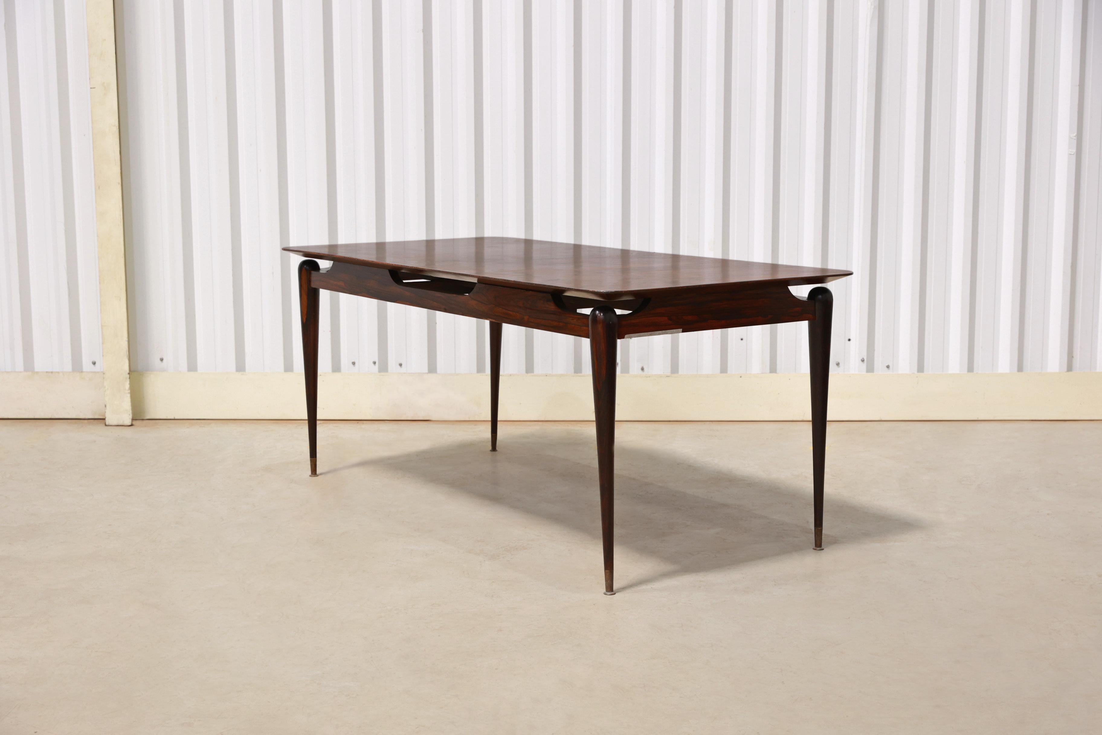 Hand-Carved Mid-Century Modern Dining Table in Hardwood by Giuseppe Scapinelli, Brazil For Sale